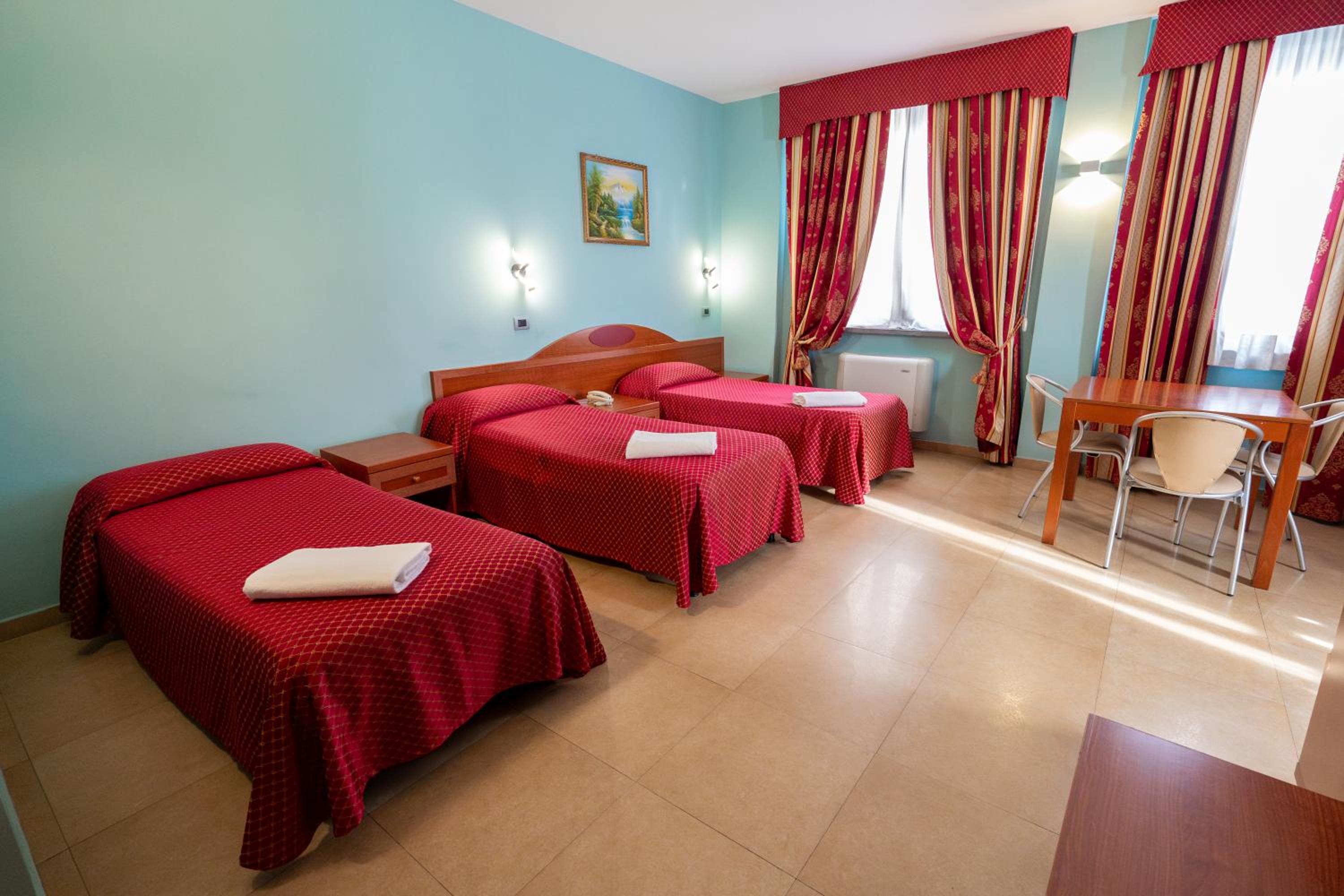 Triple Room - Photo 1