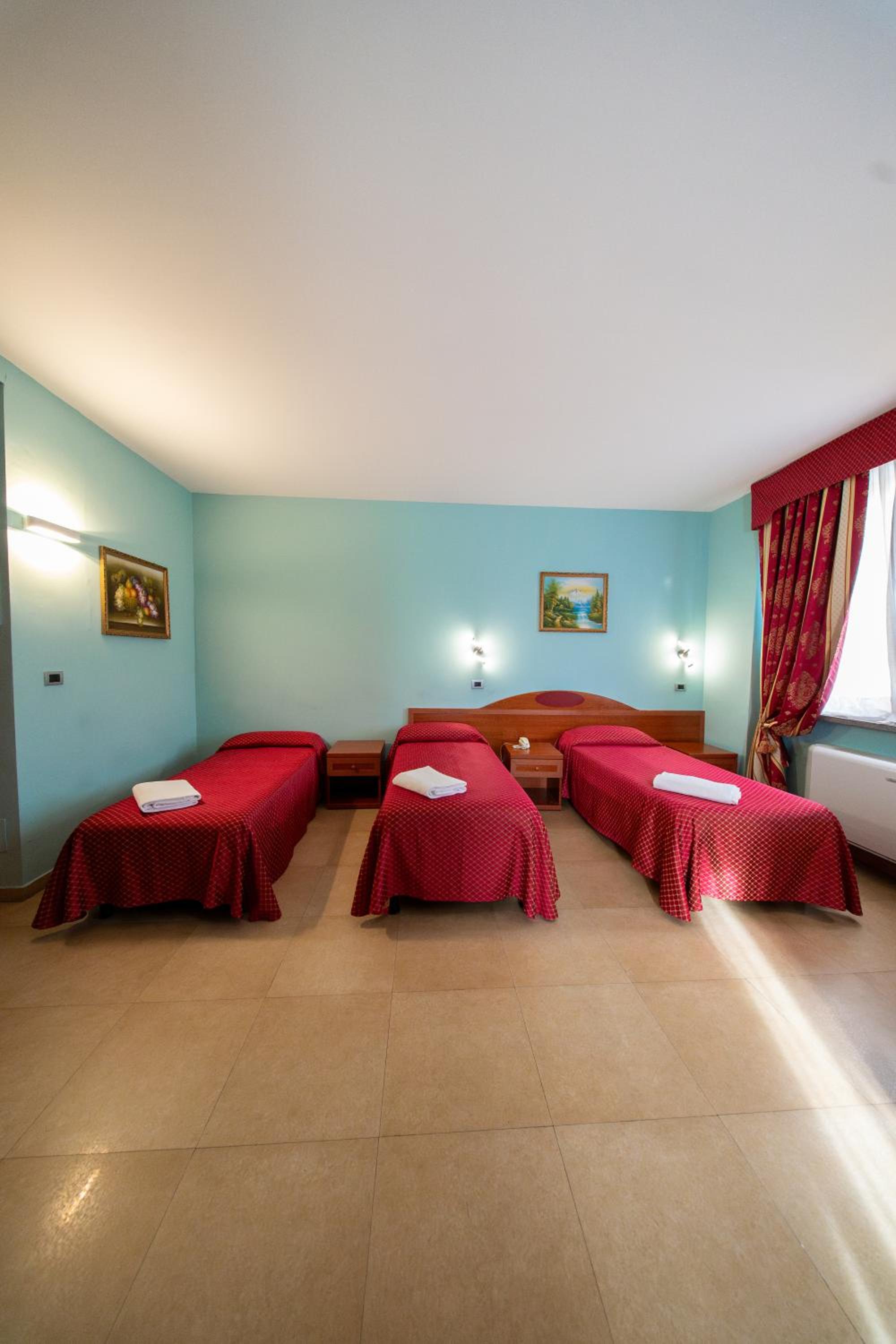 Triple Room - Photo 5