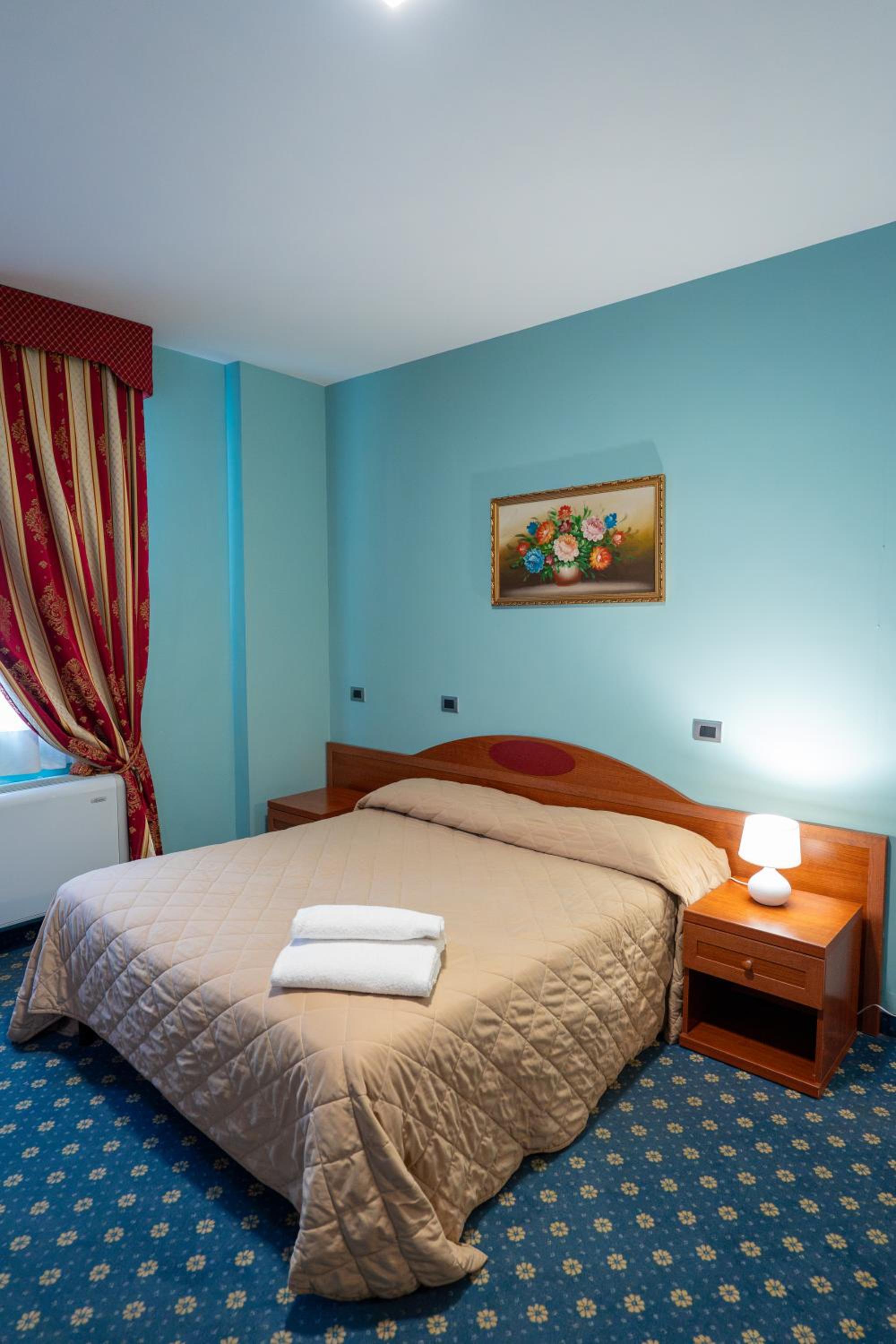 Double Room - Photo 10