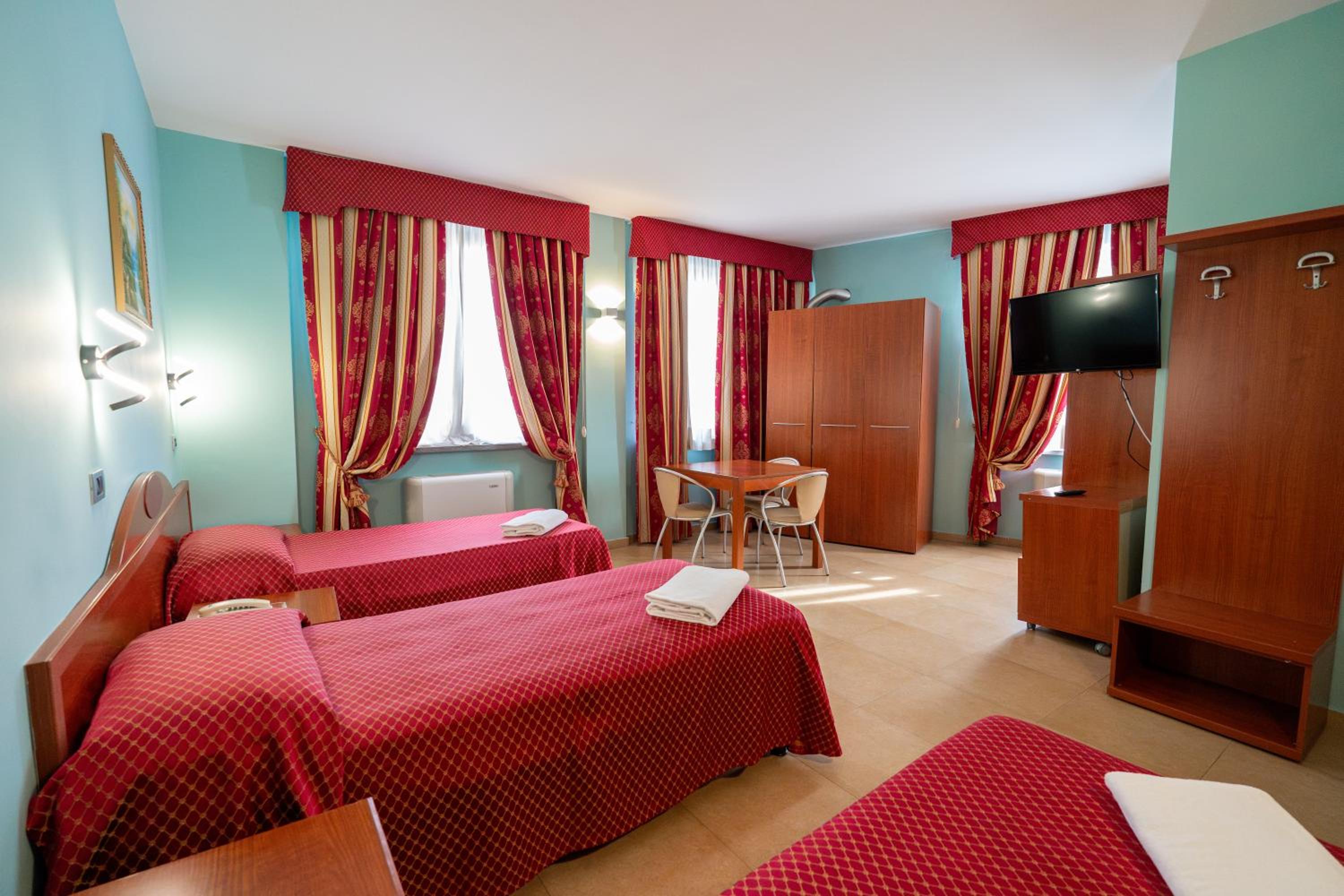 Triple Room - Photo 7