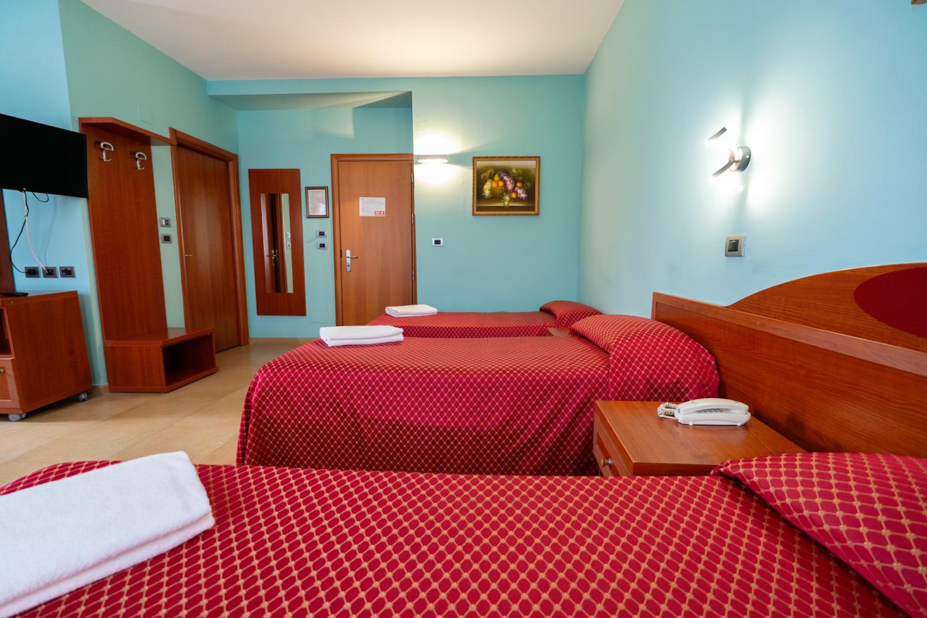 Triple Room - Photo 3
