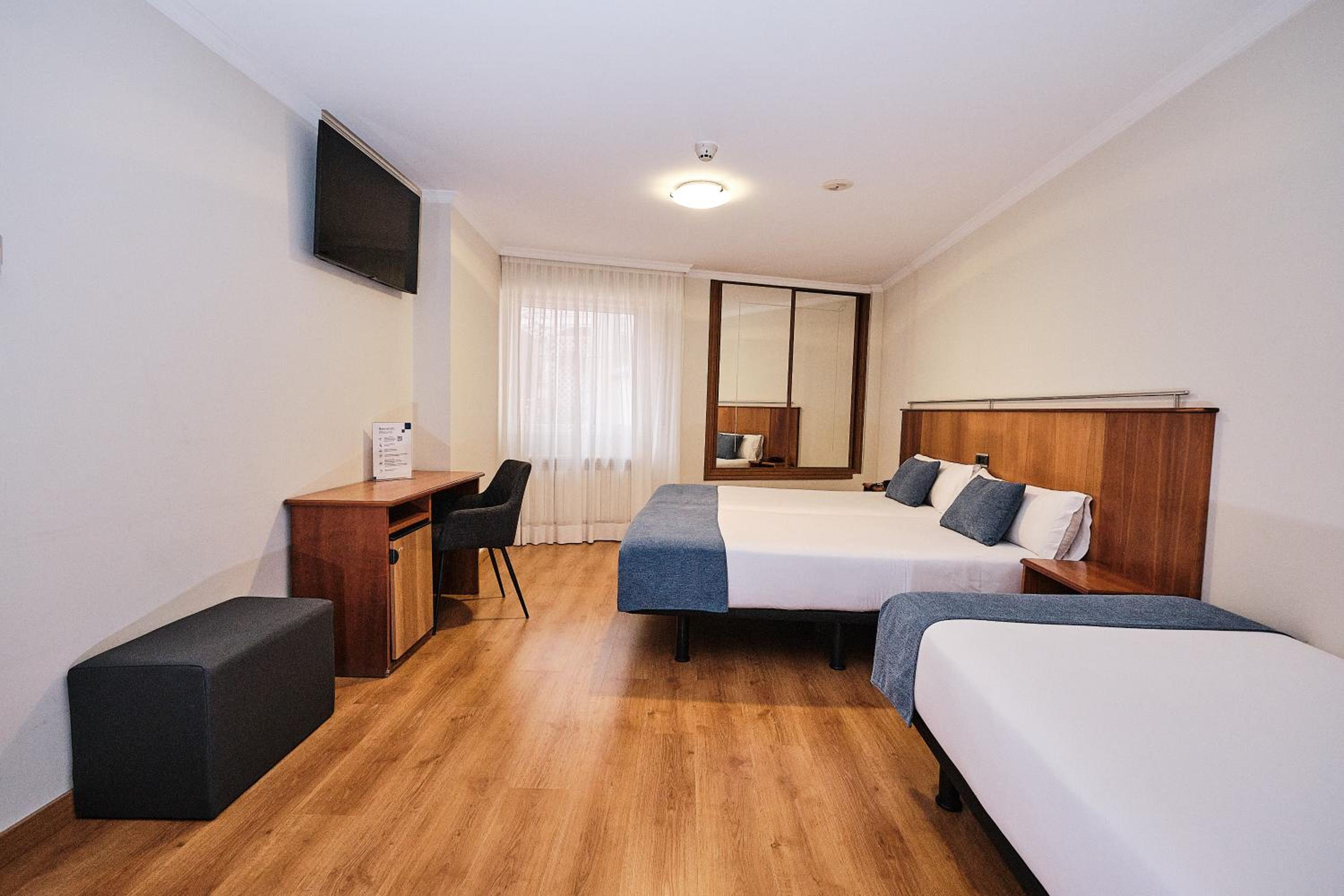Economy Double Room photo 2