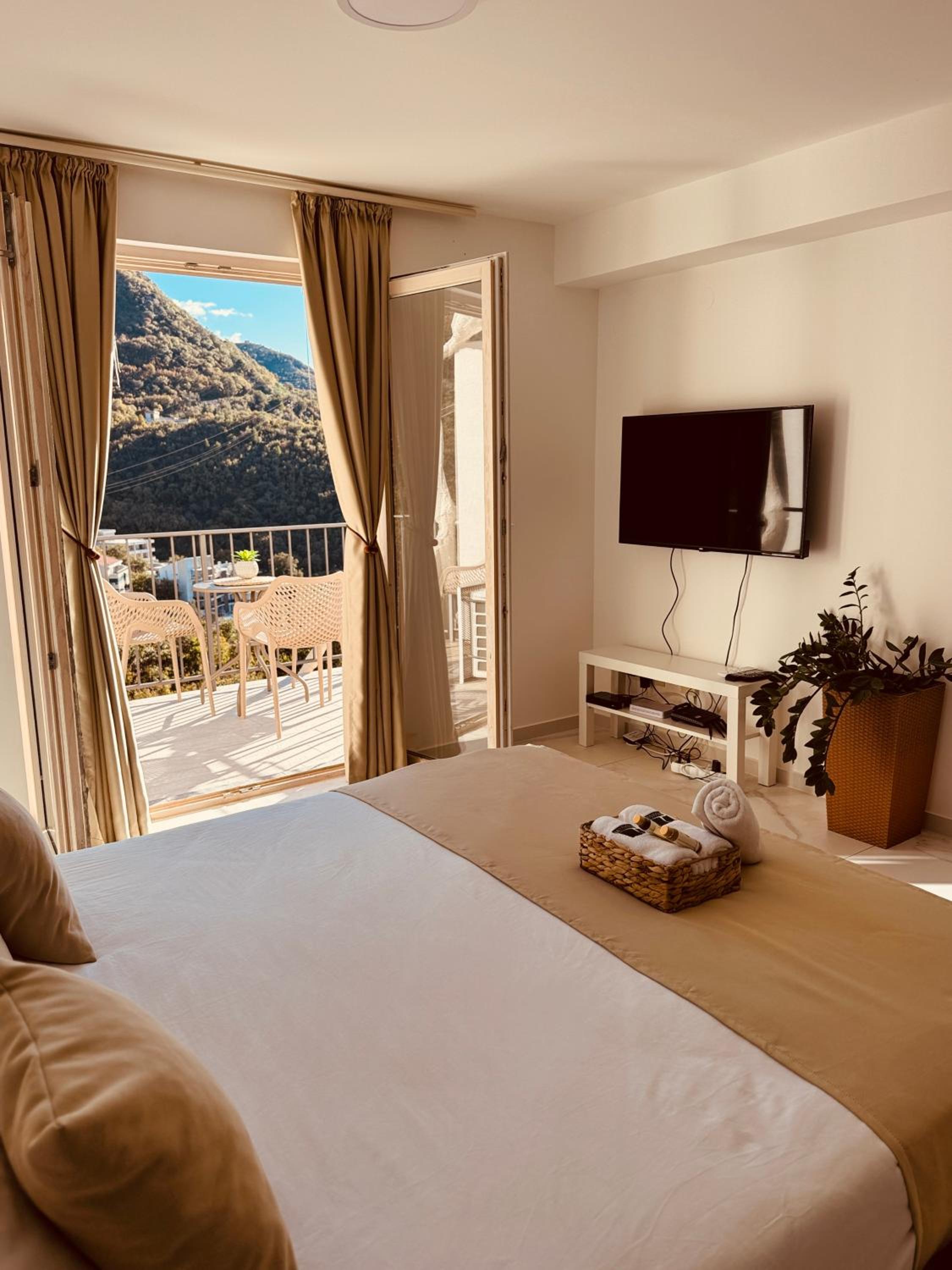 Two-Bedroom Apartment with Sea View photo 1