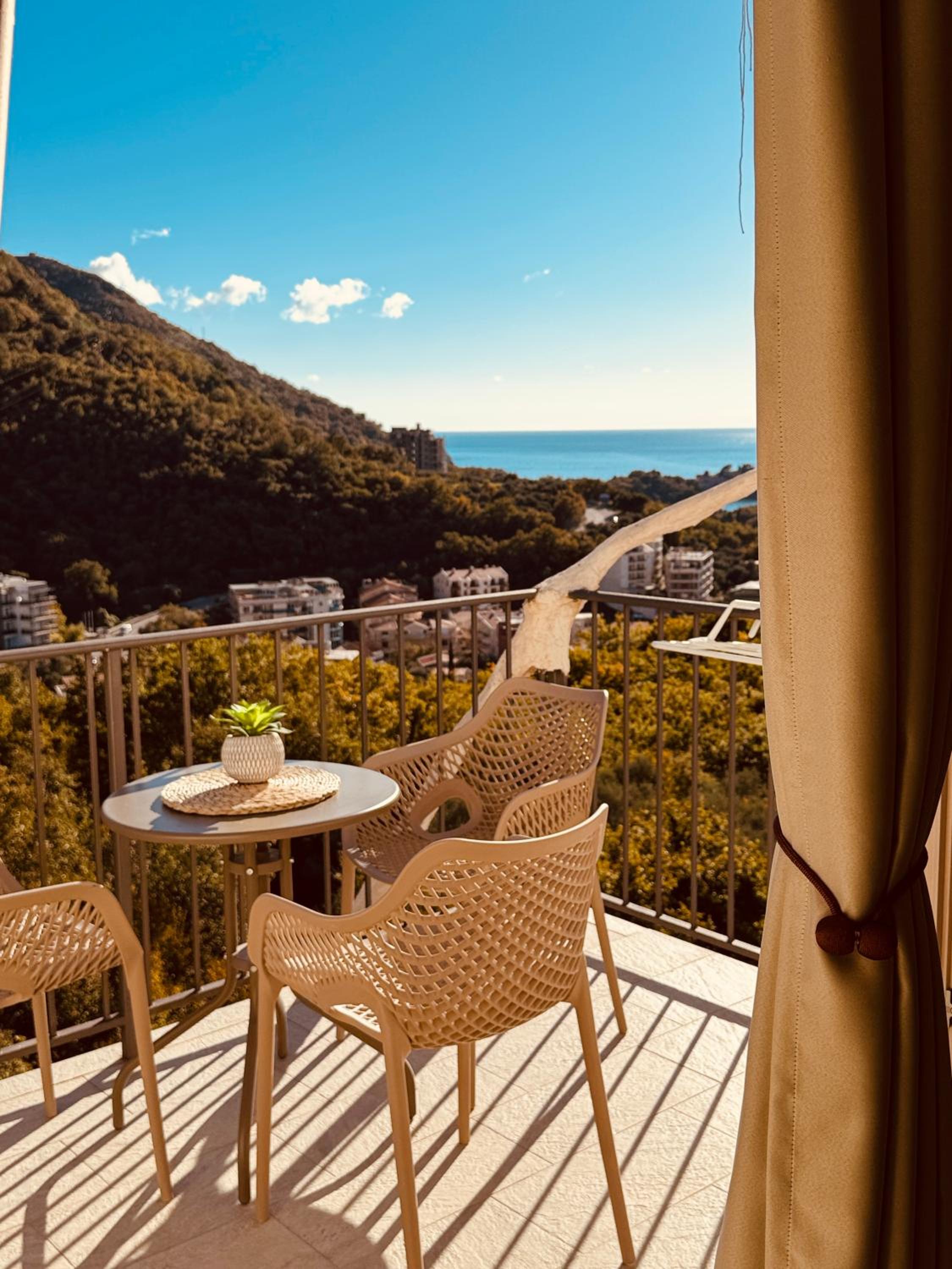 Two-Bedroom Apartment with Sea View photo 2