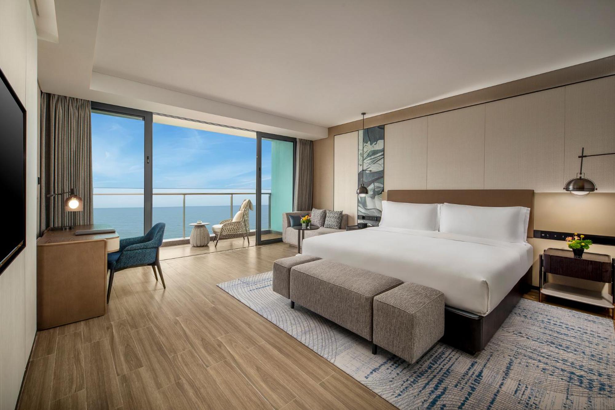 One-Bedroom Oceanfront Suite - High Floor