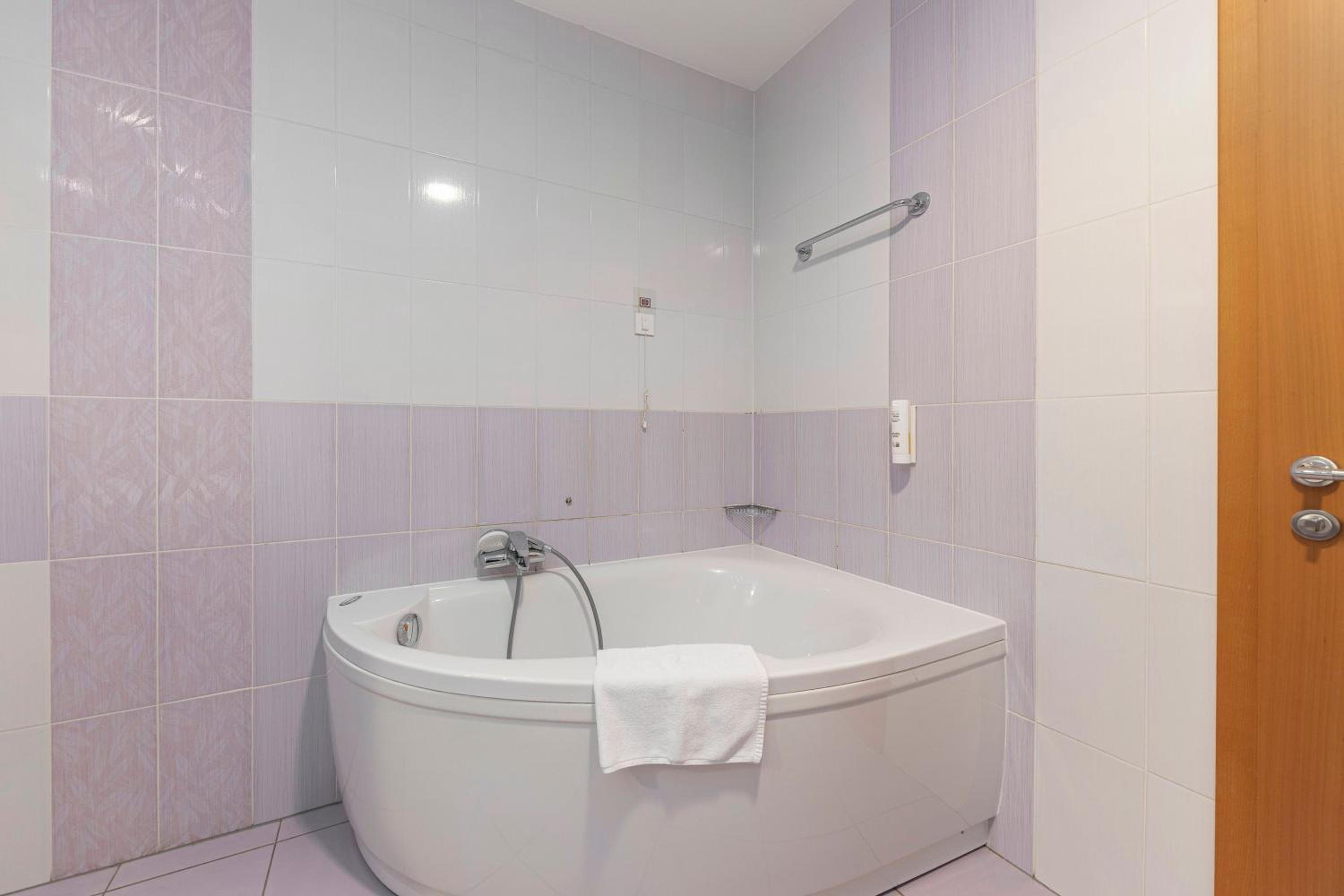 Quadruple Room with Mountain View - Photo 11