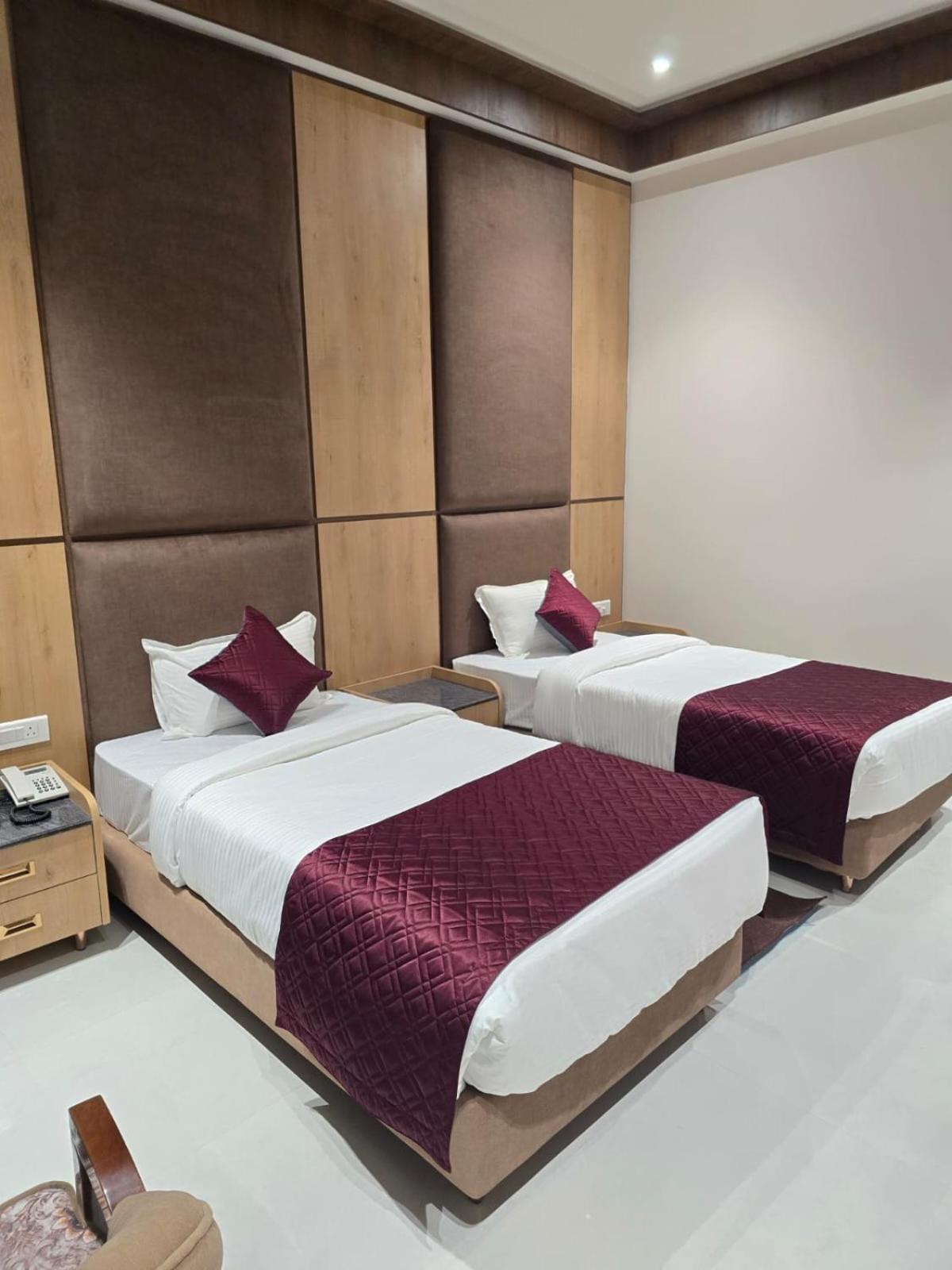 Deluxe Twin Room