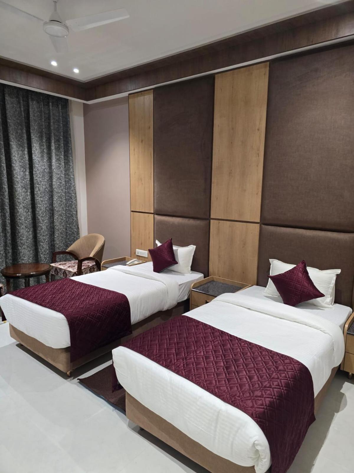Deluxe Twin Room photo 2