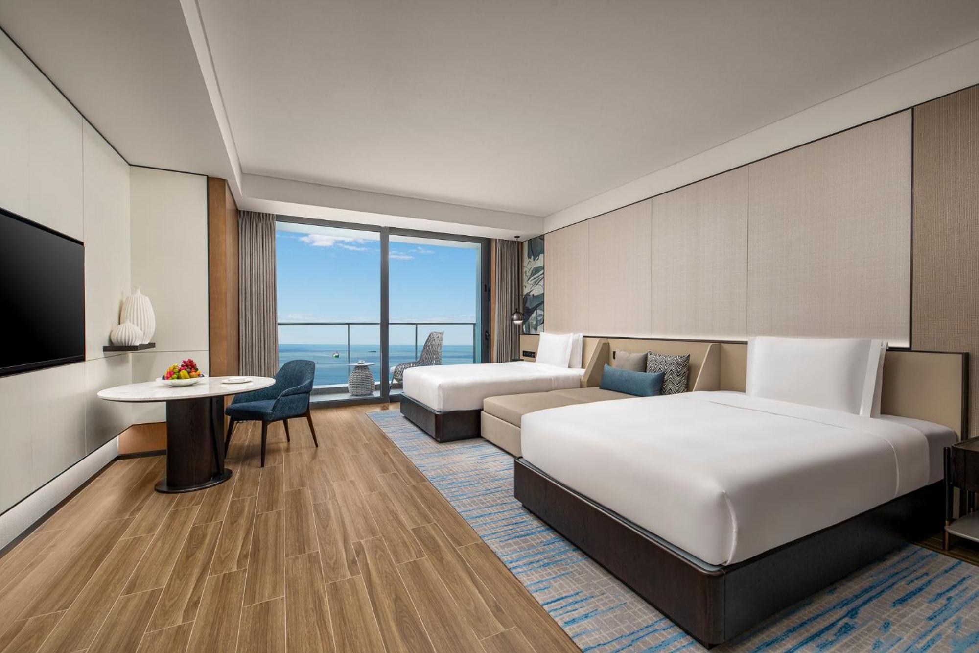2 Double Standard Oceanfront High Floor