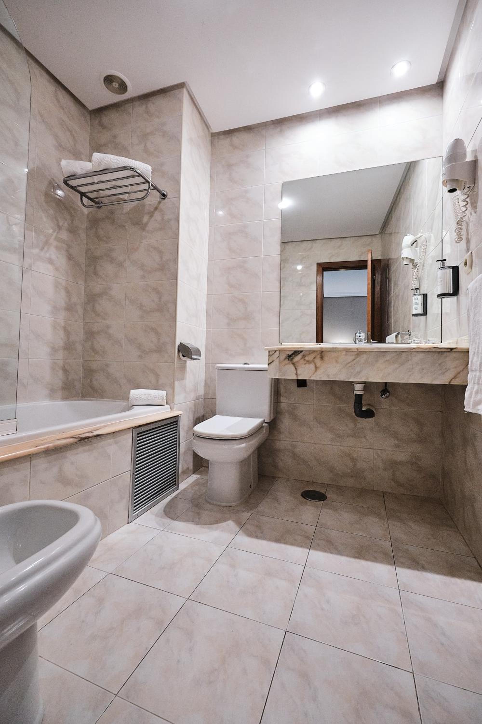 Triple Room (2 Adults + 1 Child) photo 3