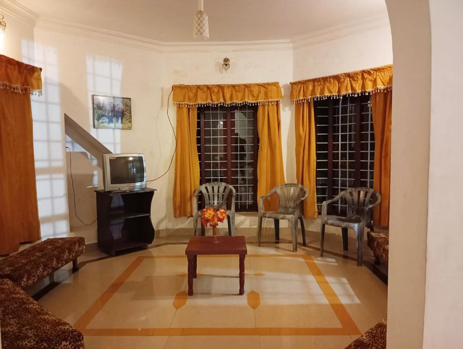 Family Room photo 2