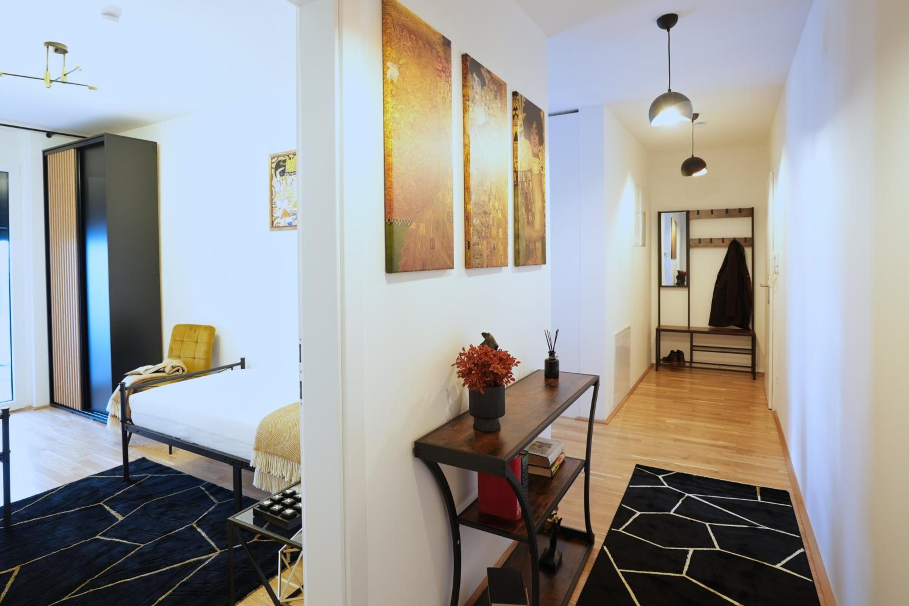 Deluxe Two-Bedroom Apartment with Garden View