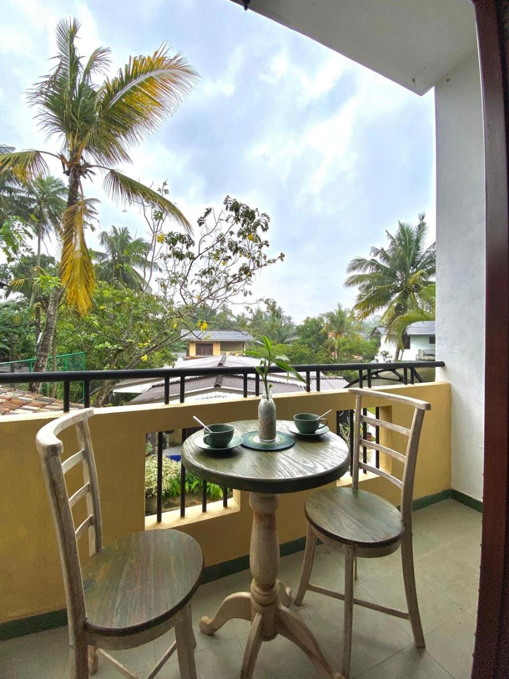 Deluxe Double Room with Balcony photo 2