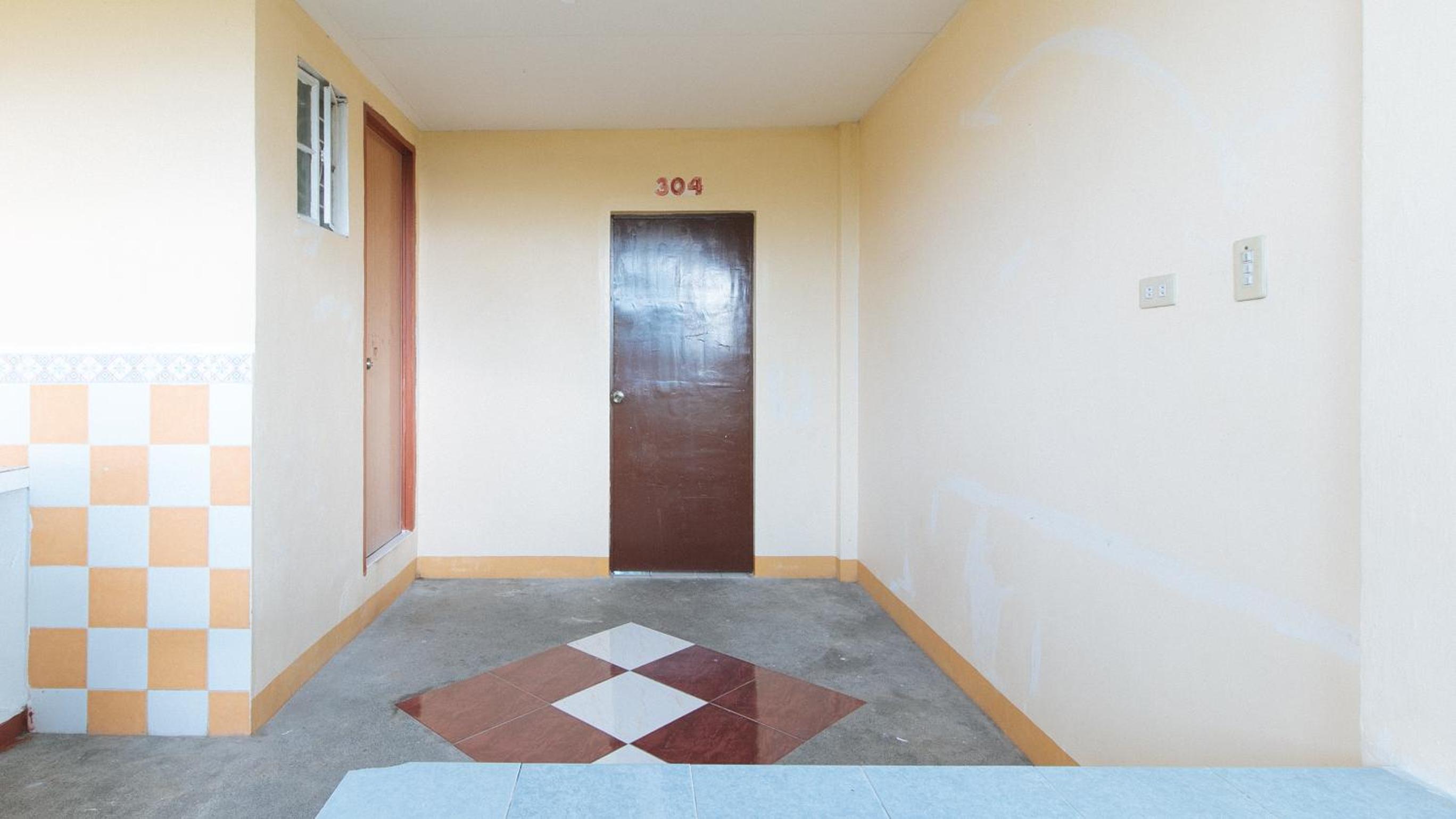 Family Room - Photo 10