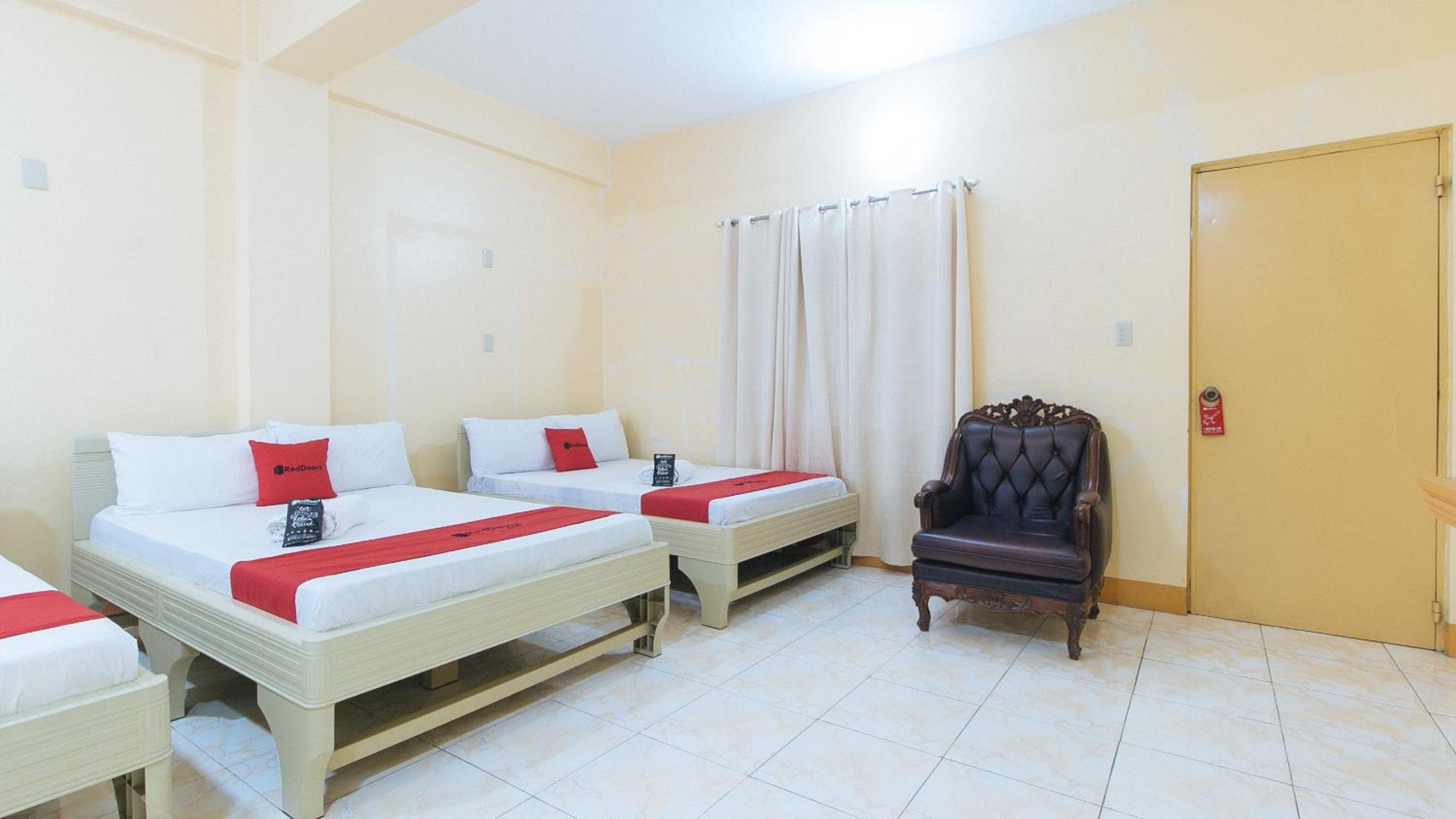 Deluxe Family Room - Photo 4