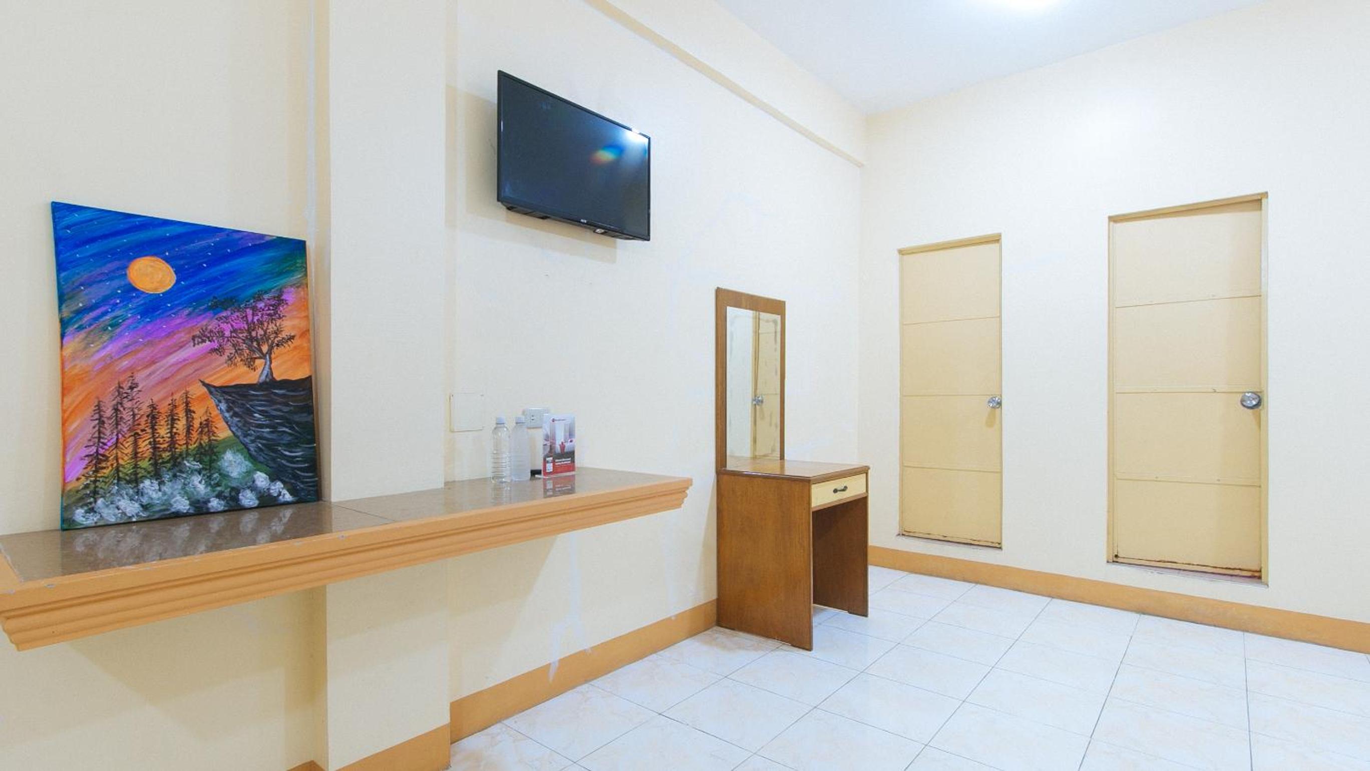 Deluxe Family Room - Photo 7