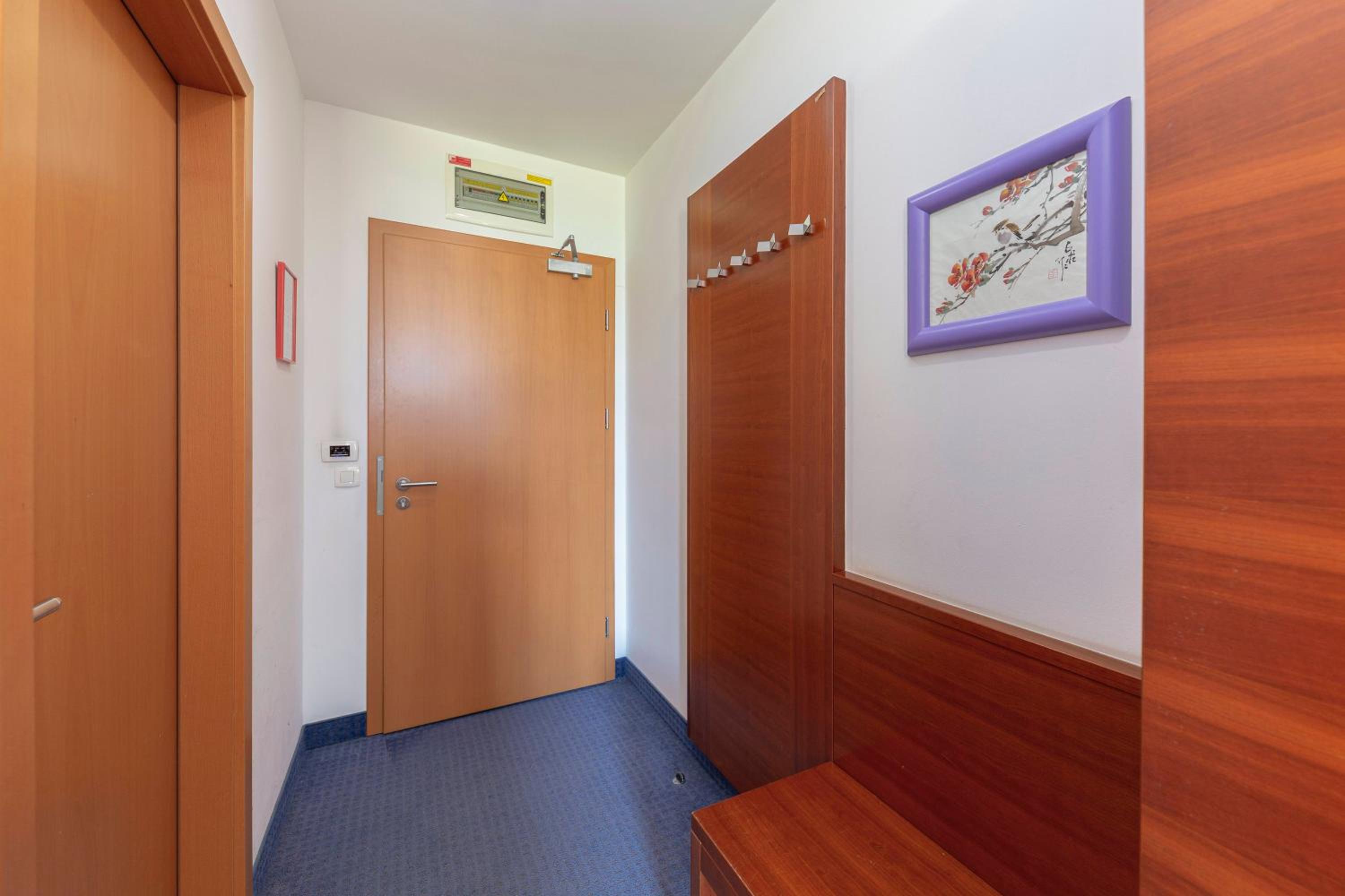 Double or Twin Room with Mountain View - Photo 15