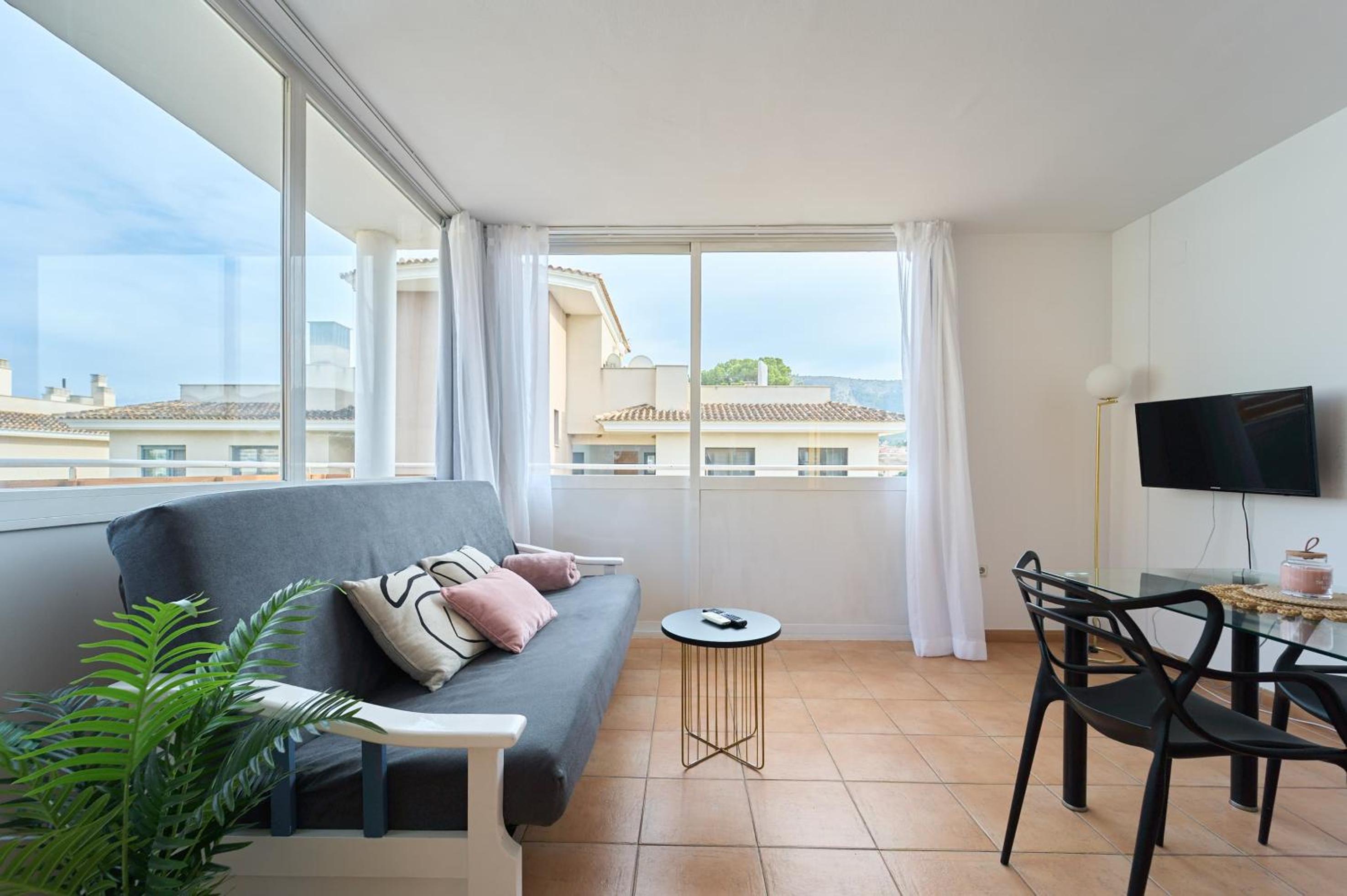 Apartamento de una habitación con terraza (segundo piso)