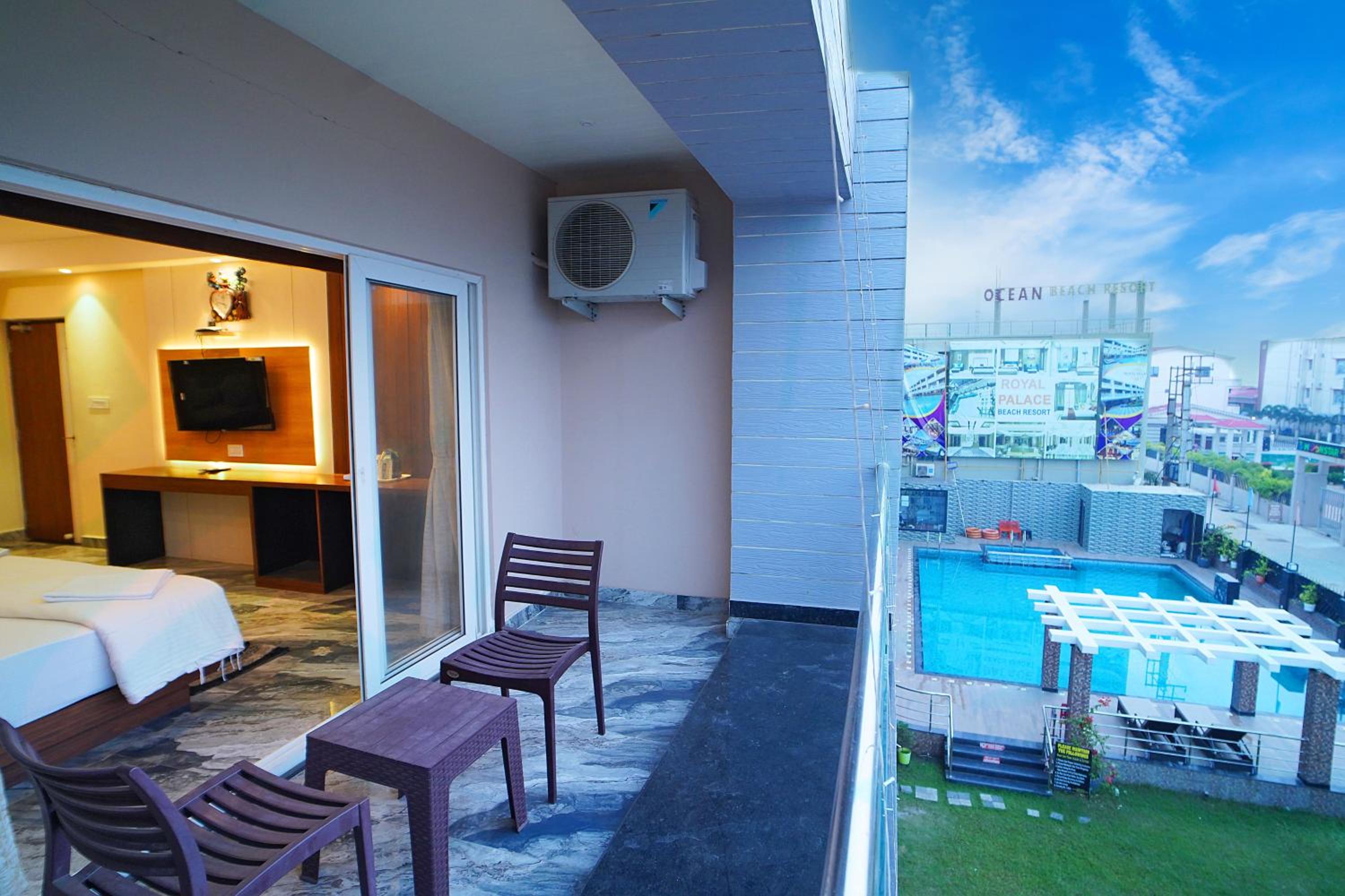 Deluxe Suite photo 2
