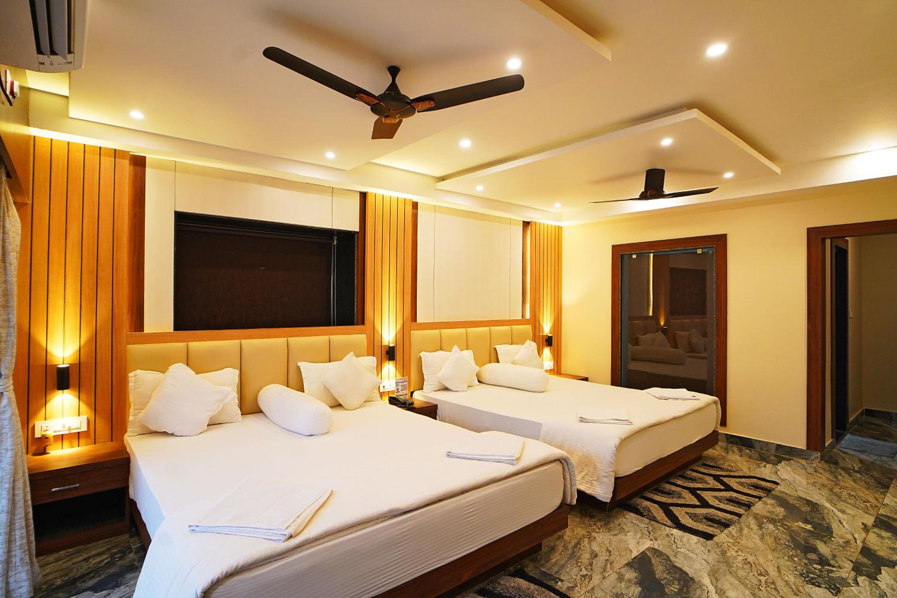 Deluxe Suite photo 3