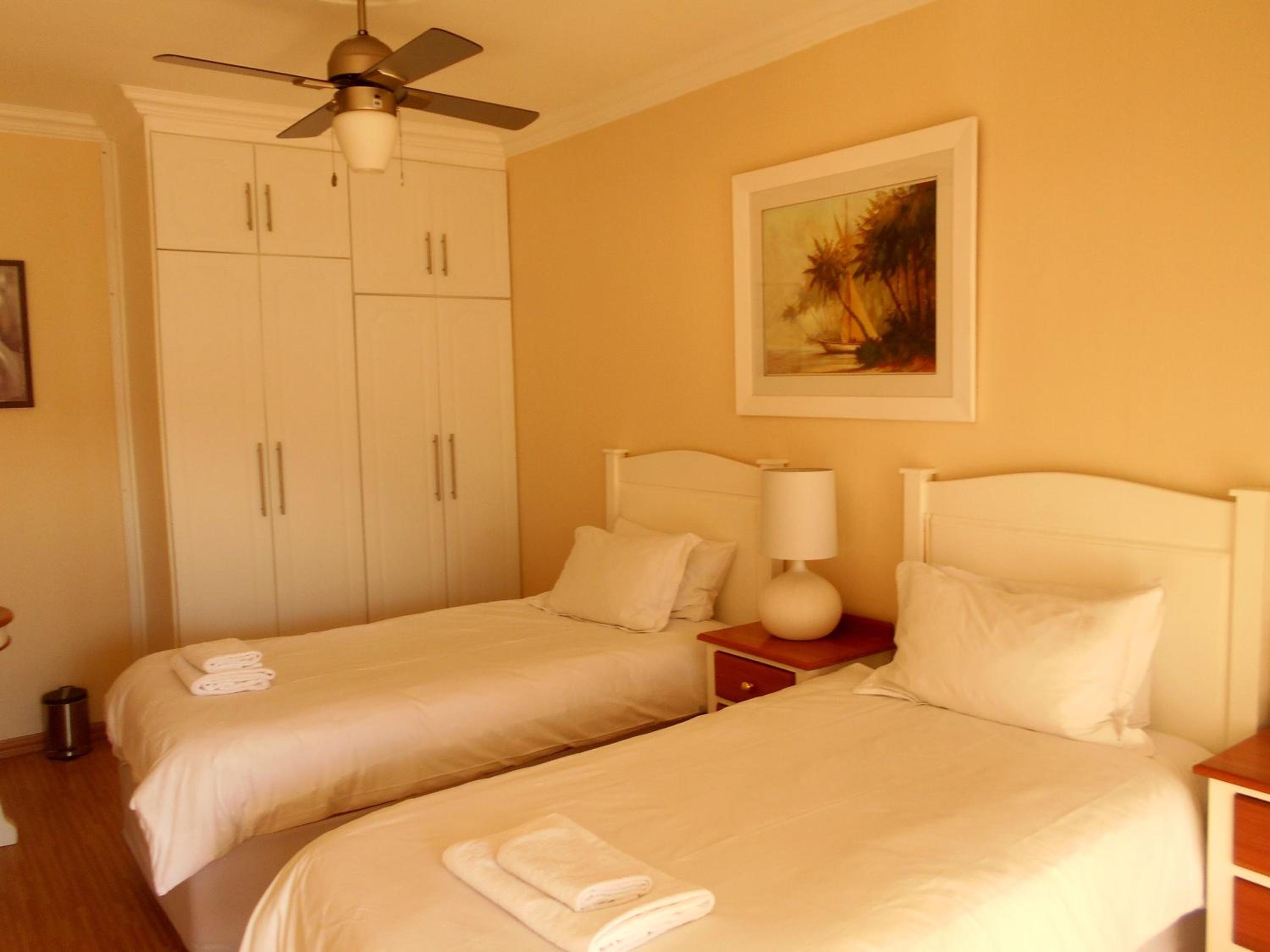 Twin Room with Shower - Photo 5