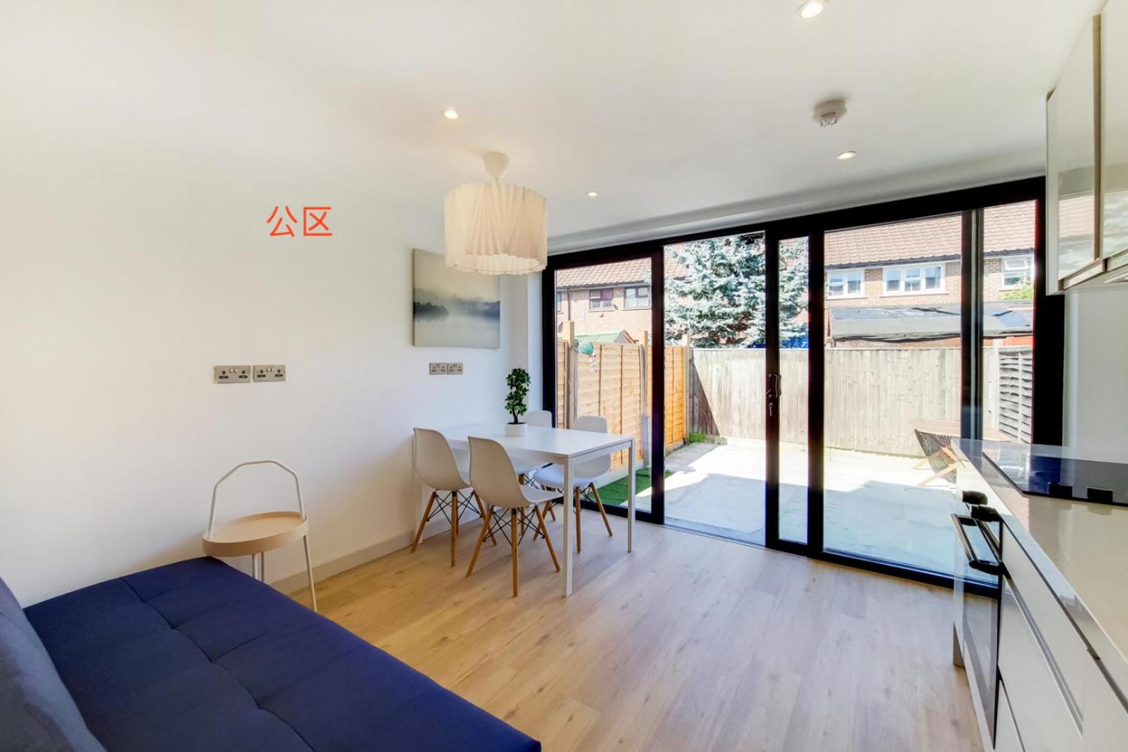 Budget Double Room photo 2