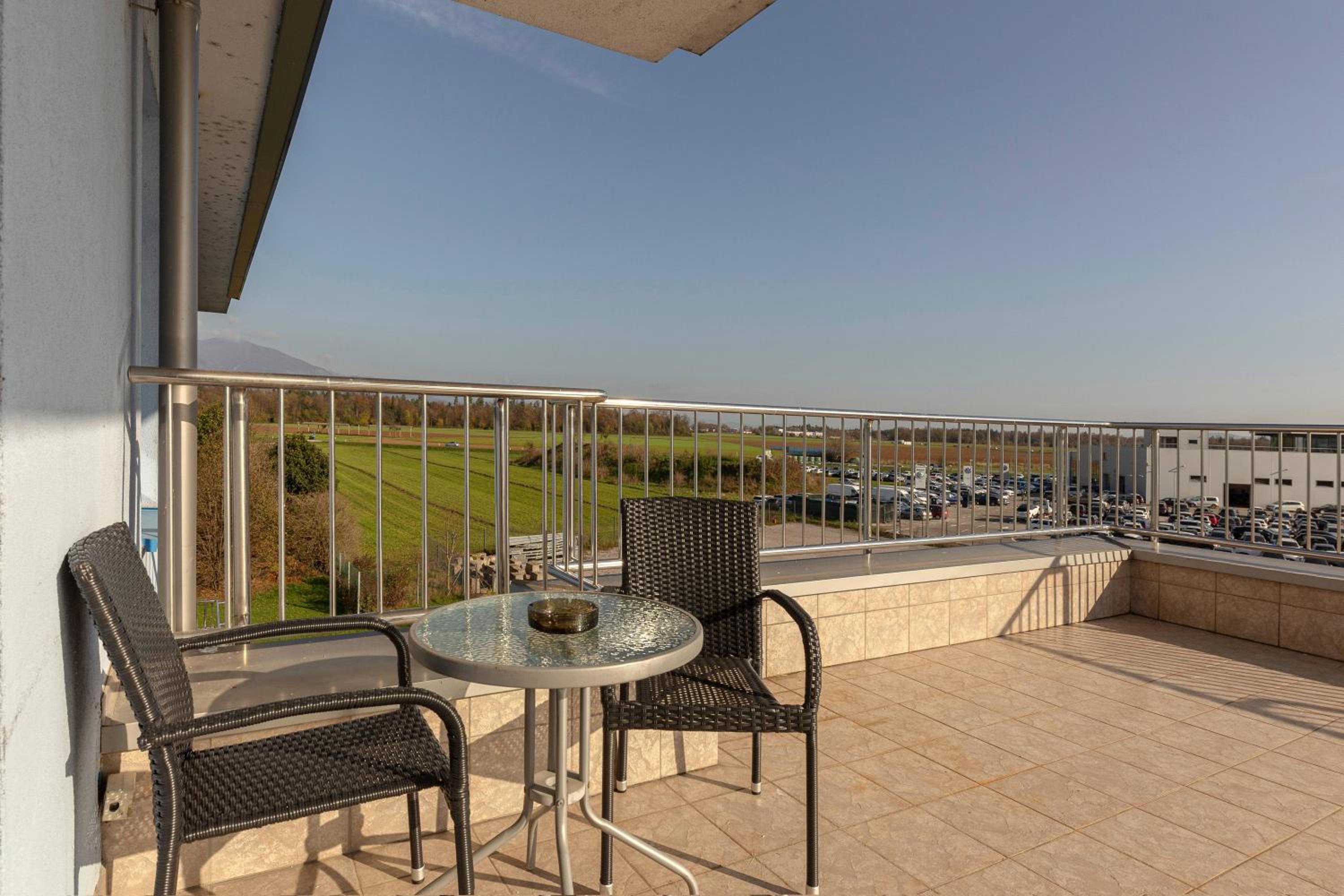 Double Room with Terrace - Photo 3