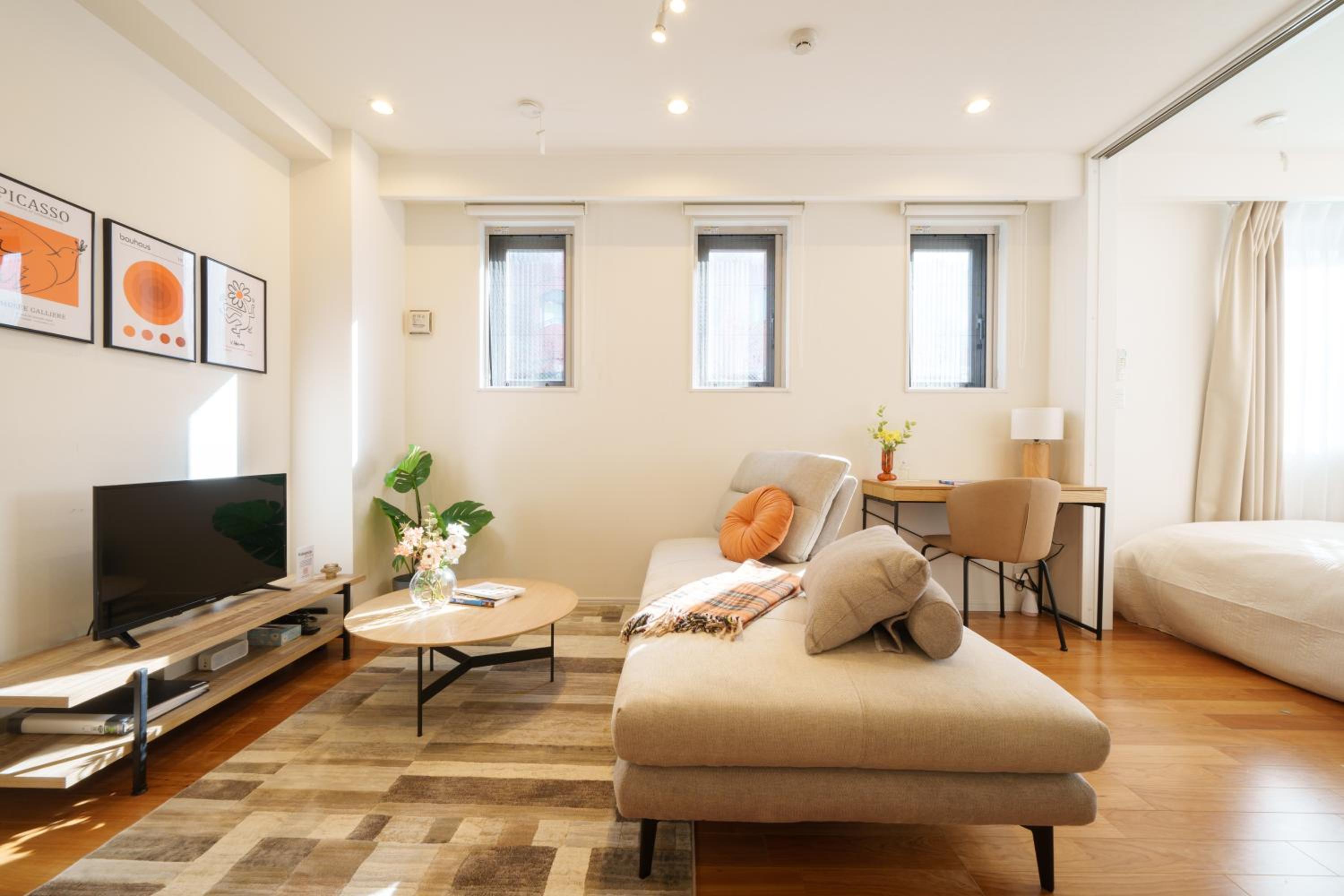 One-Bedroom Apartment photo 2