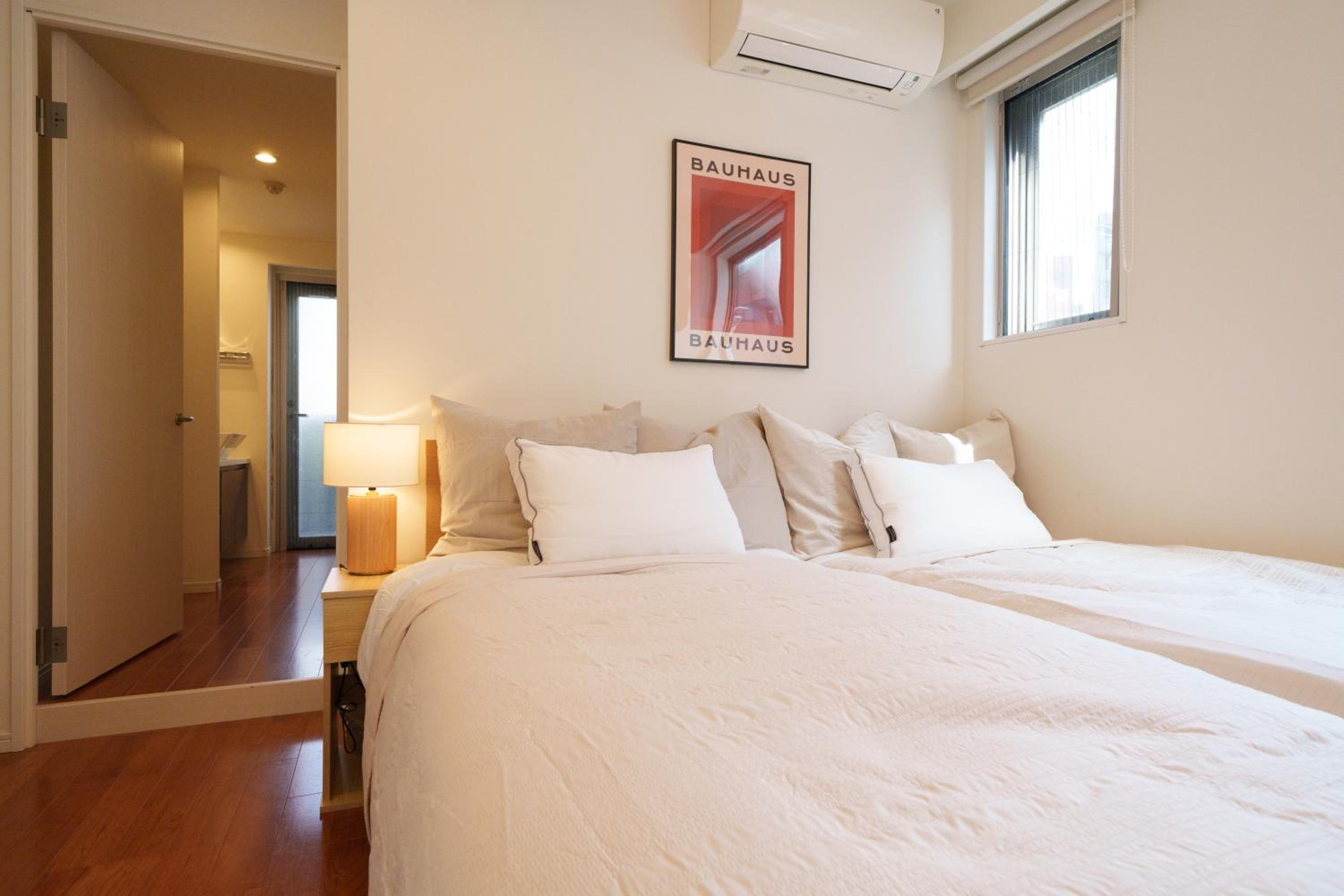 One-Bedroom Apartment photo 2