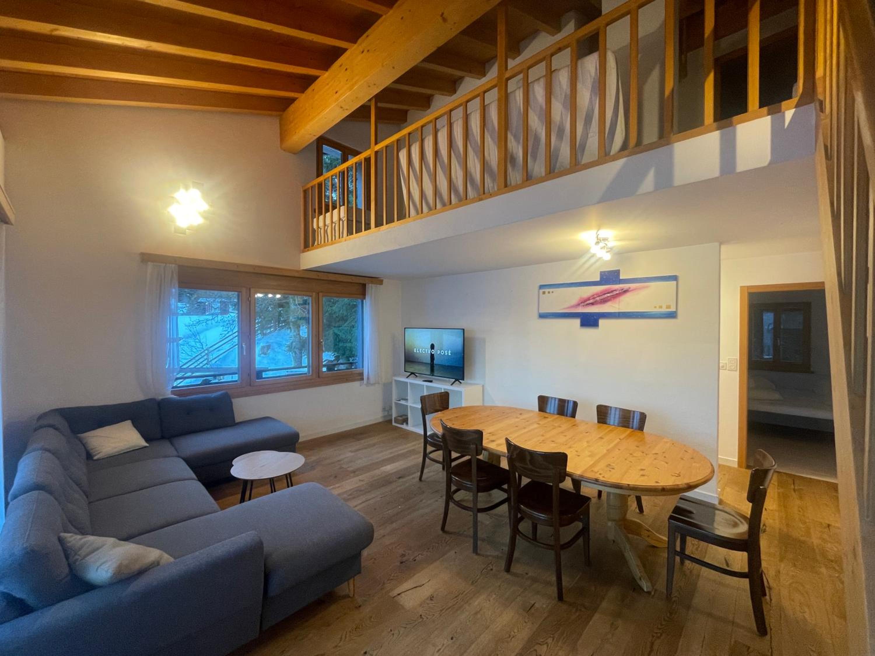 Three-Bedroom Apartment with View photo 1