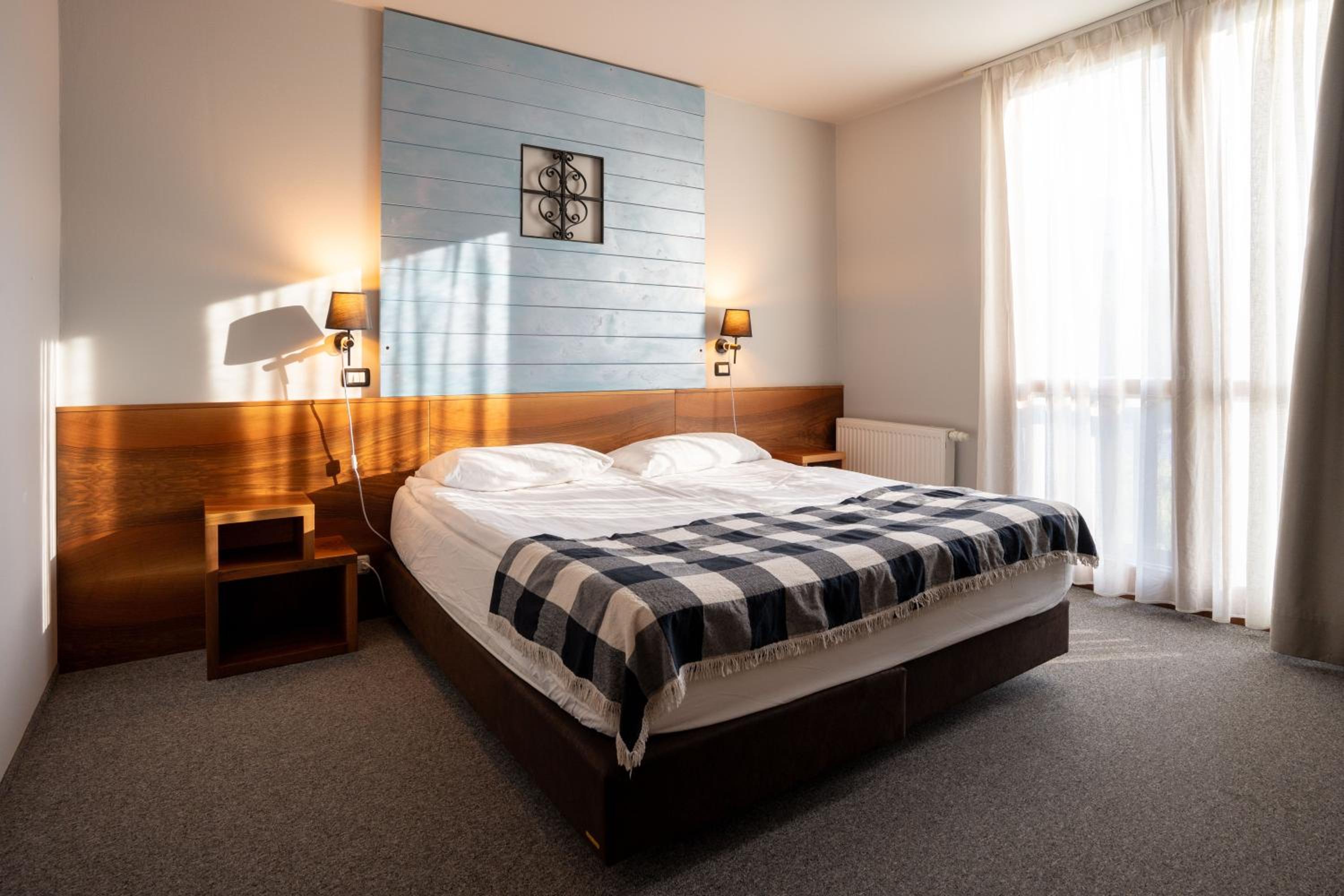 Double Room with Mountain View - Photo 1