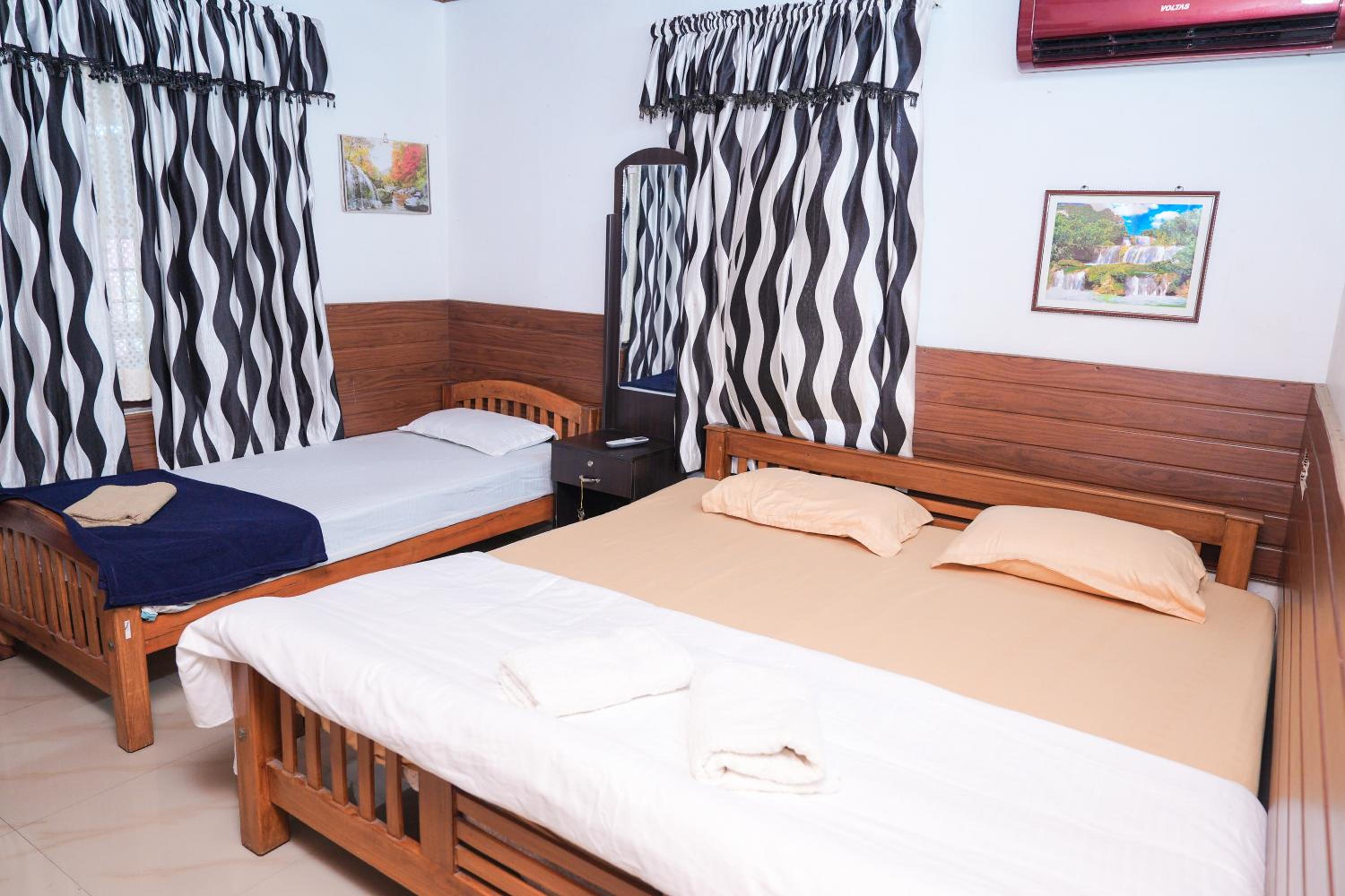Standard Triple Room with Air condition