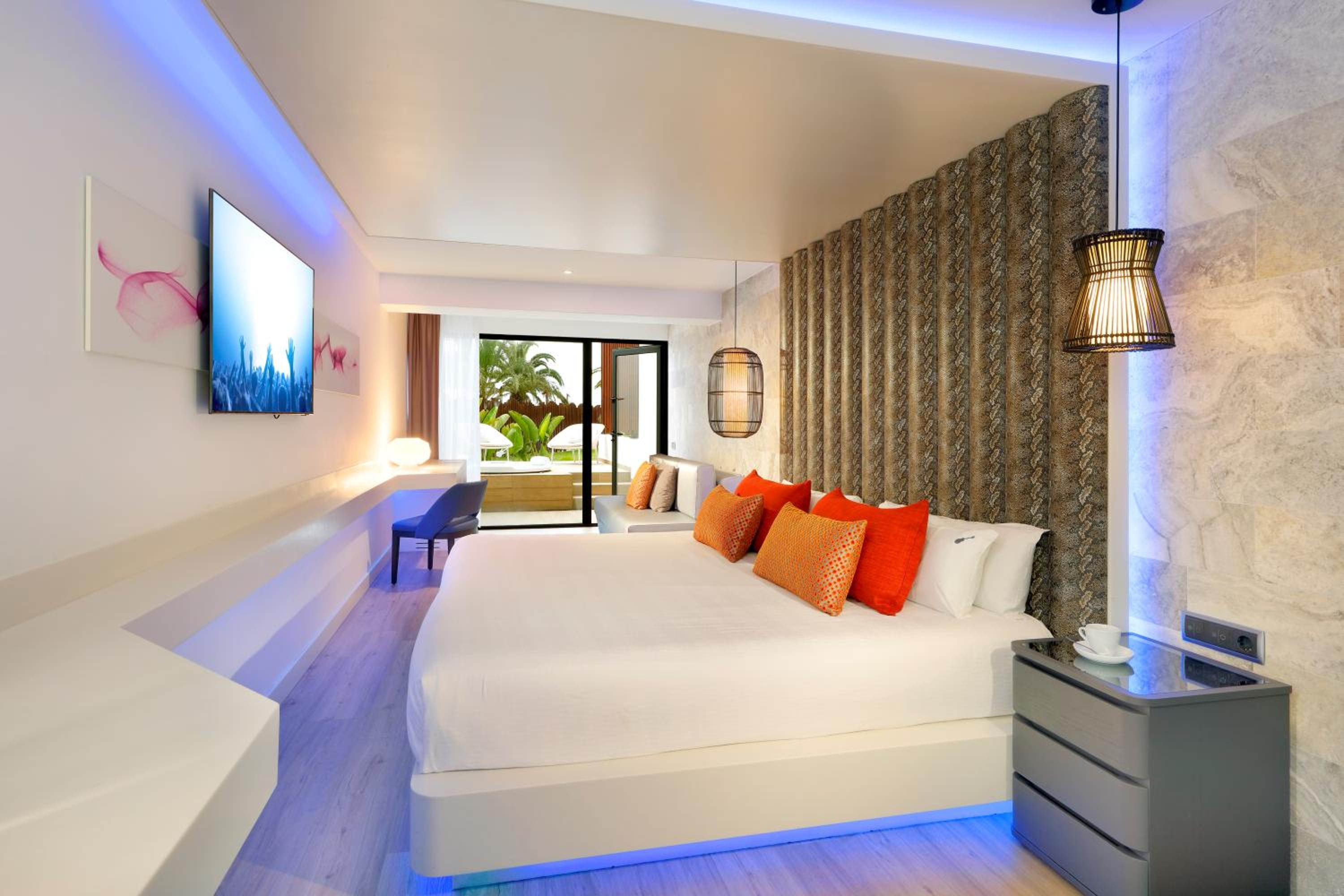 Suite Estudio con Terraza y Jacuzzi Suite Estudio con Terraza y Jacuzzi