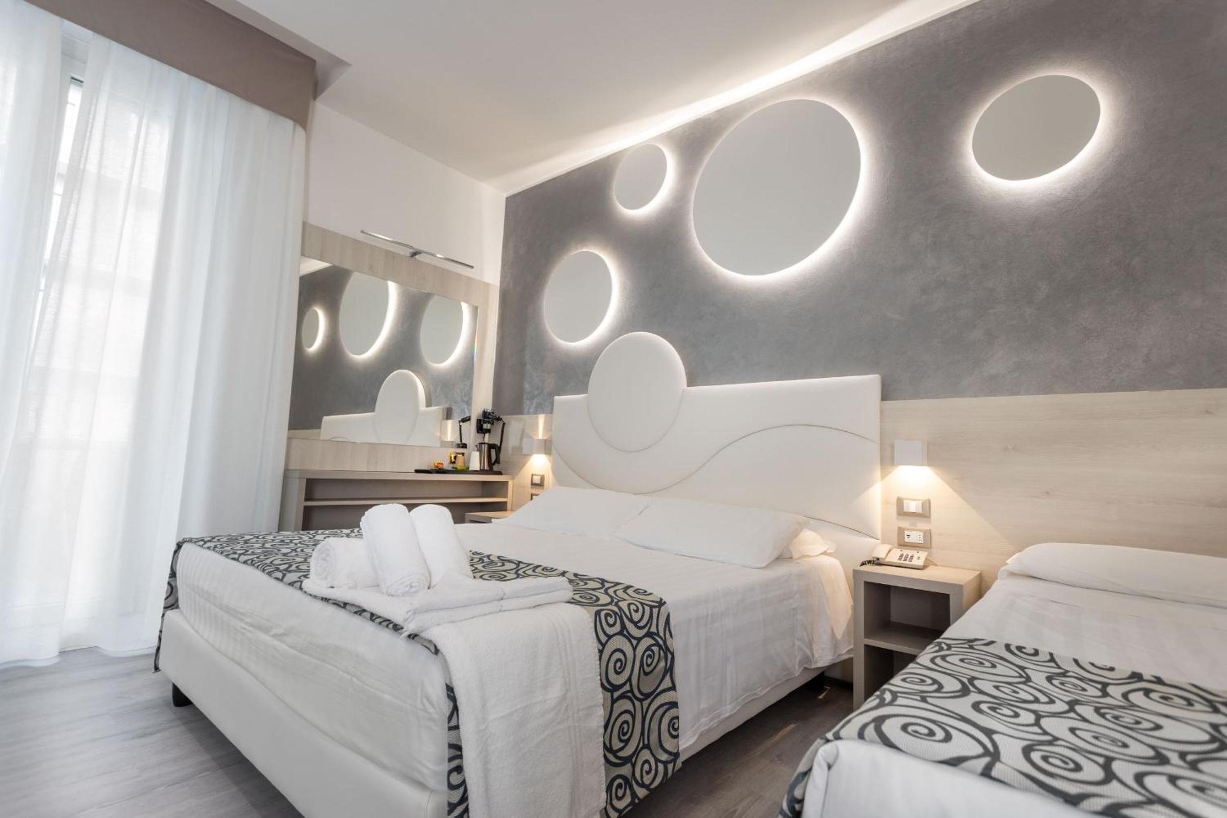 Basic Triple Room photo 1