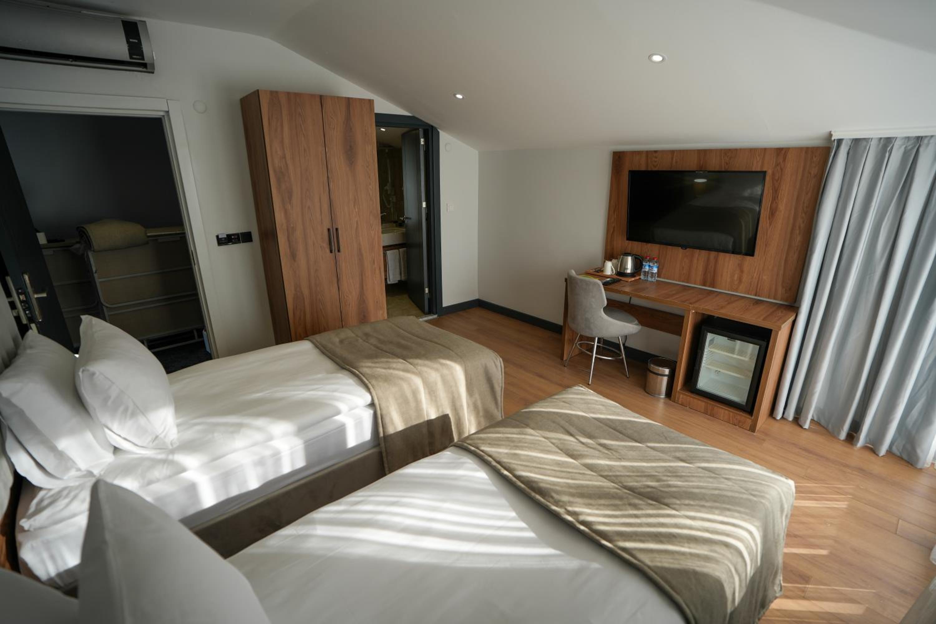 Standard Twin Room photo 1