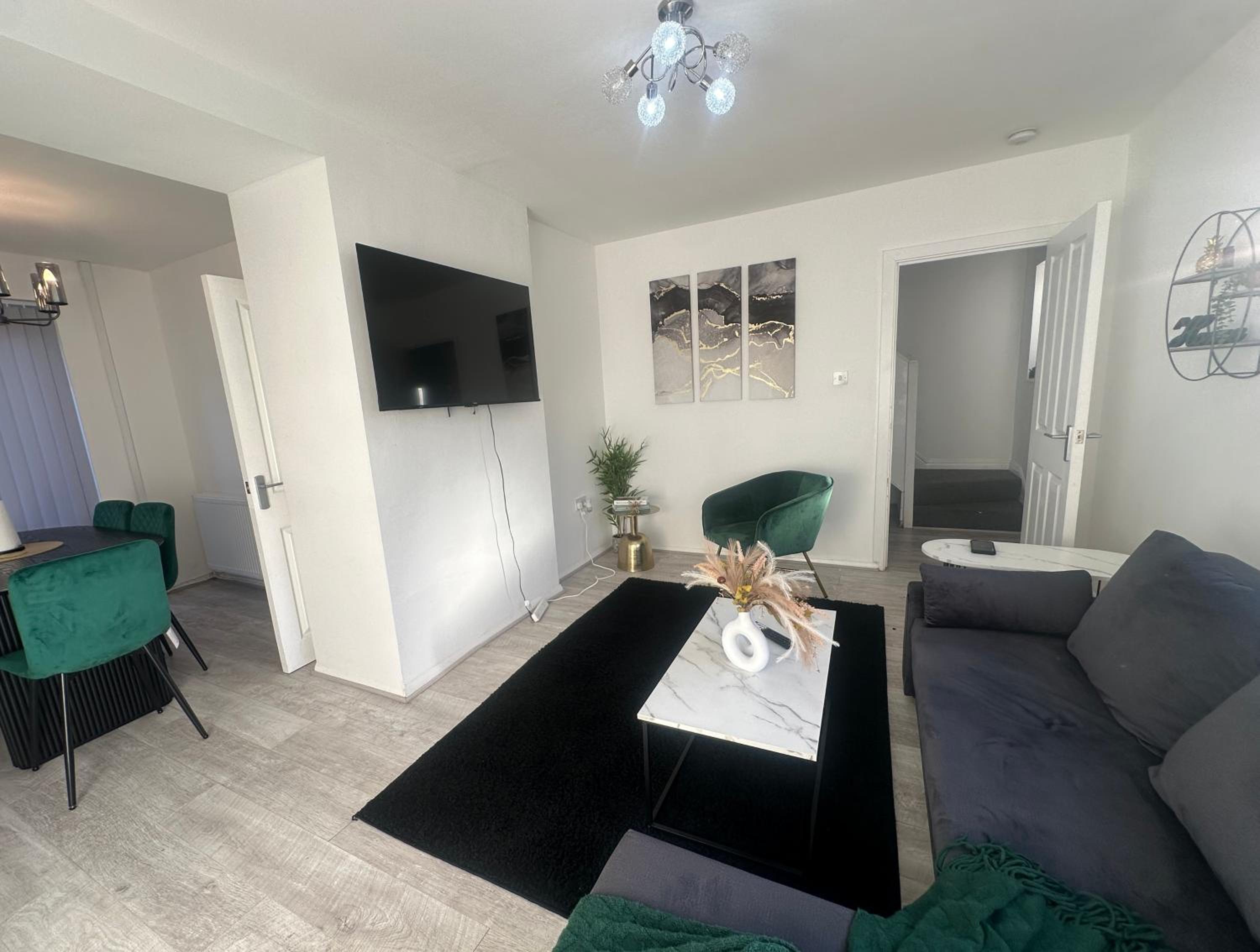Three-Bedroom House photo 1