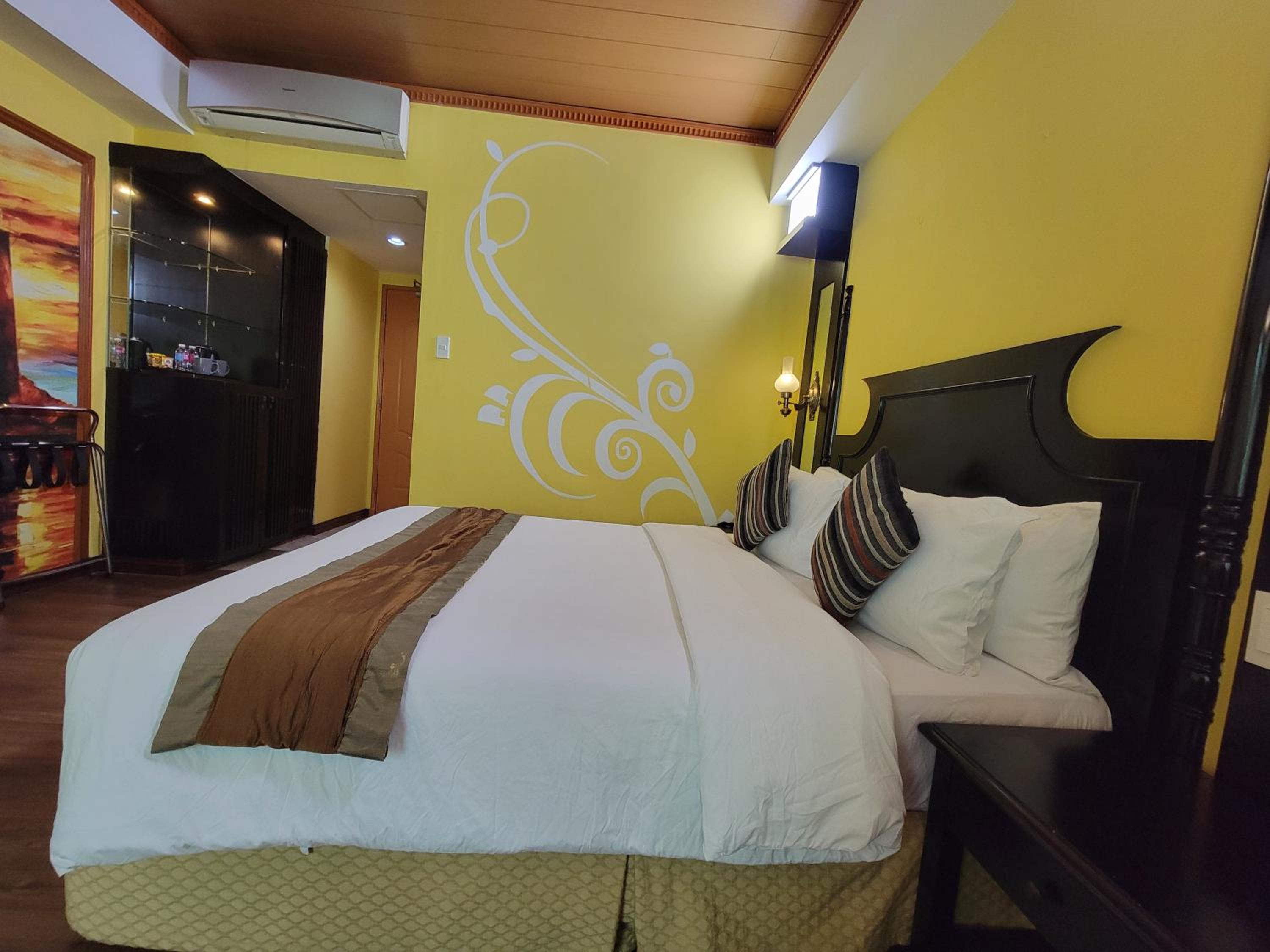 Double or Twin Room - Photo 7