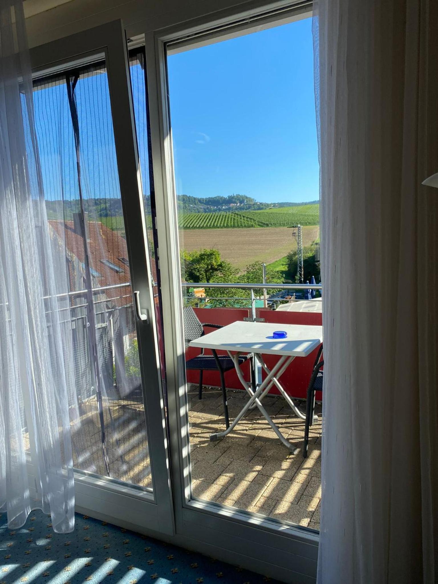 Deluxe Double Room with Balcony - Photo 5