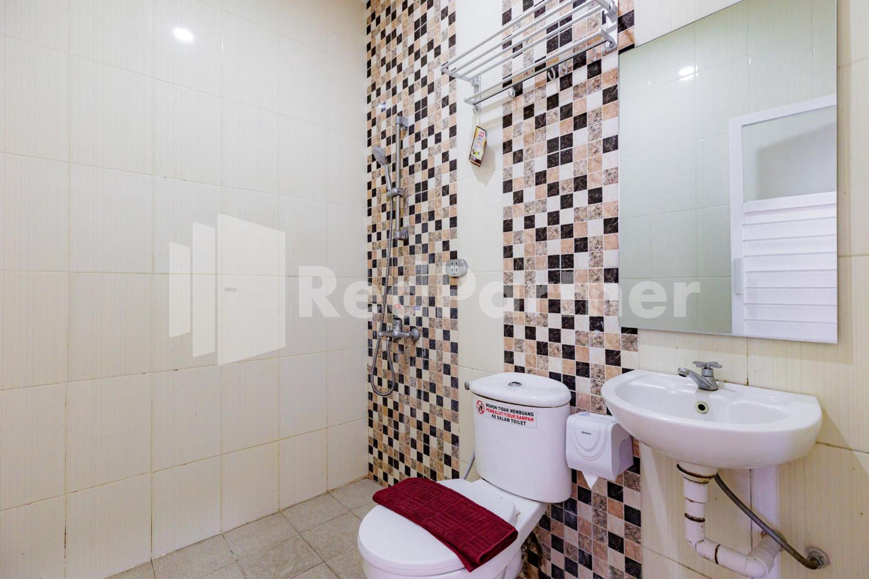 Standard Double Room - Photo 8