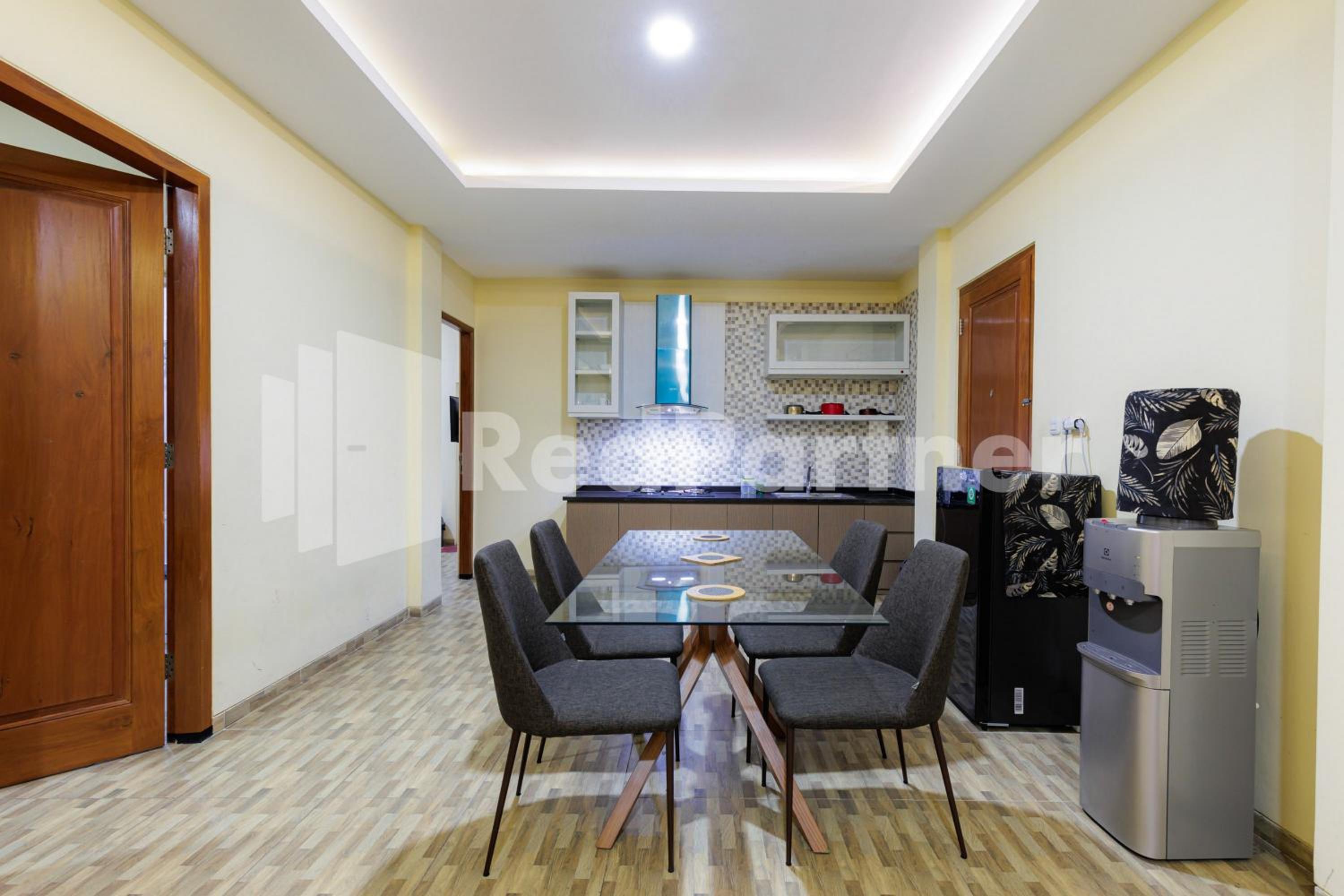 Family Room - Photo 3