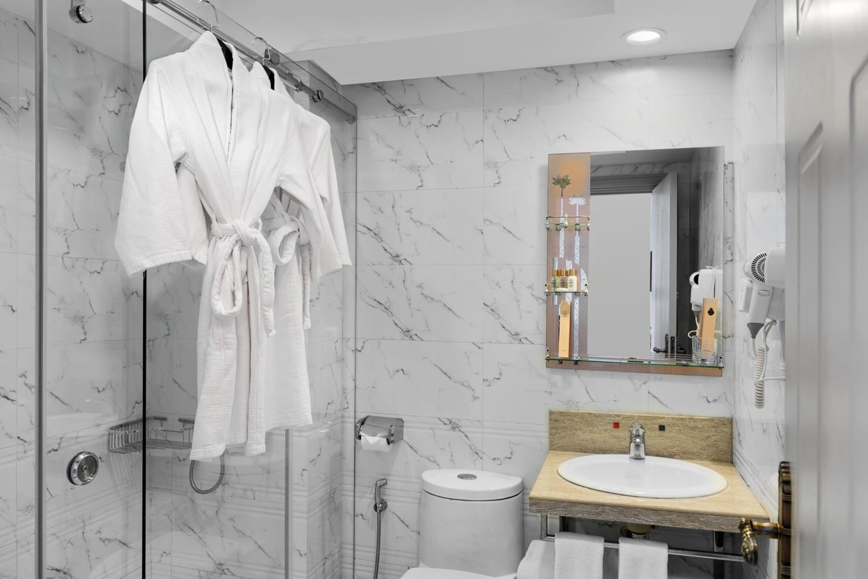 King Suite photo 3