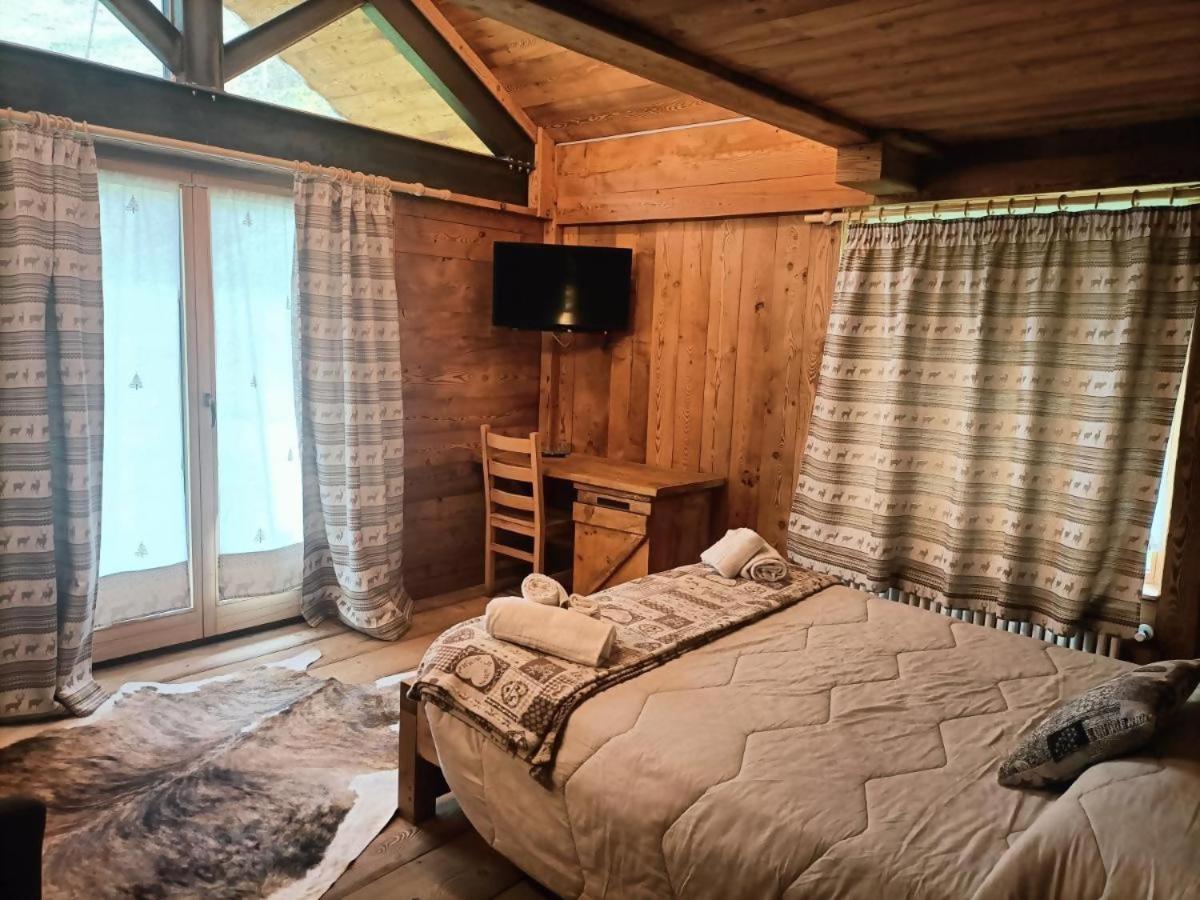 Double Room with Mountain View