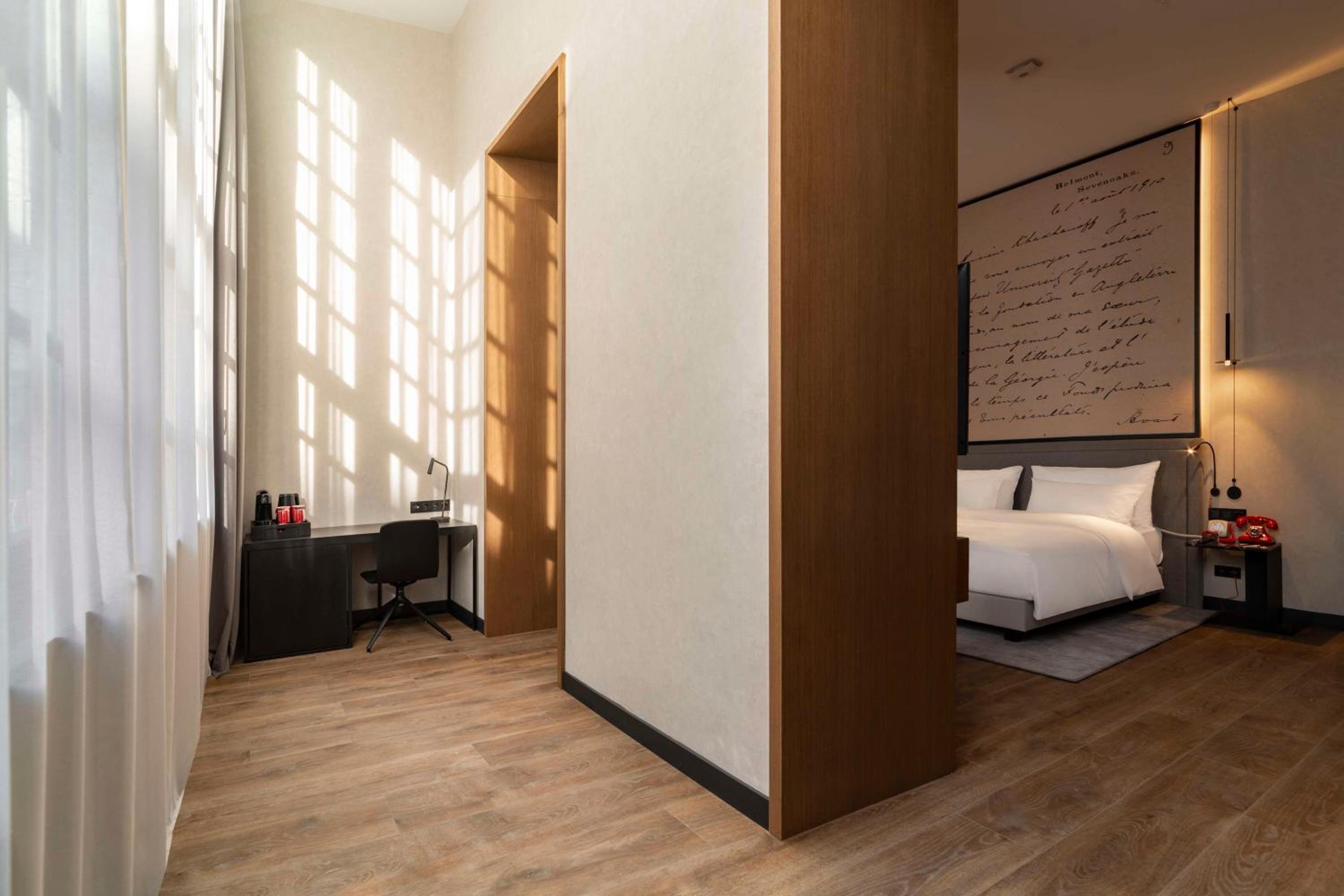 Premium Room - Photo 8