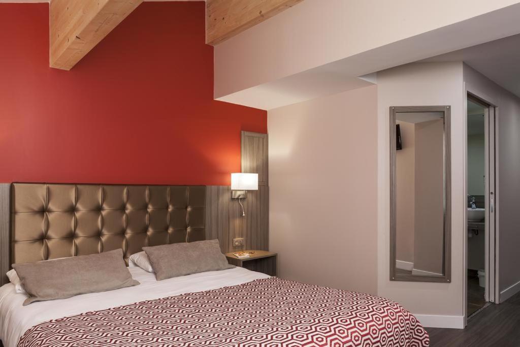 Standard Double Room - Photo 3