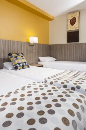 Twin Room - Photo 1