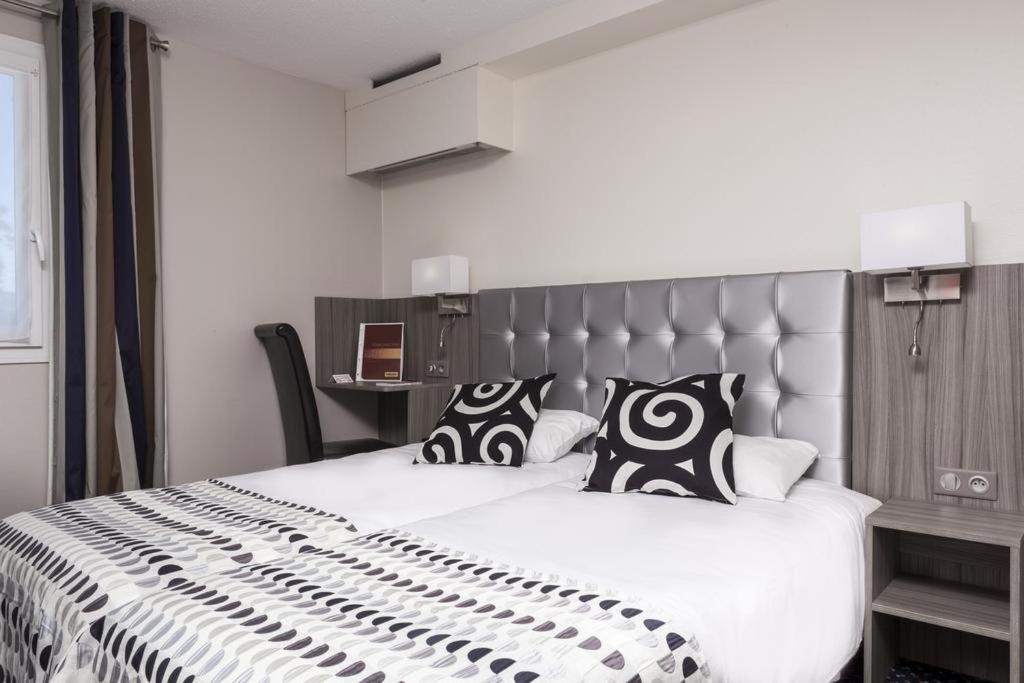 Twin Room - Photo 2