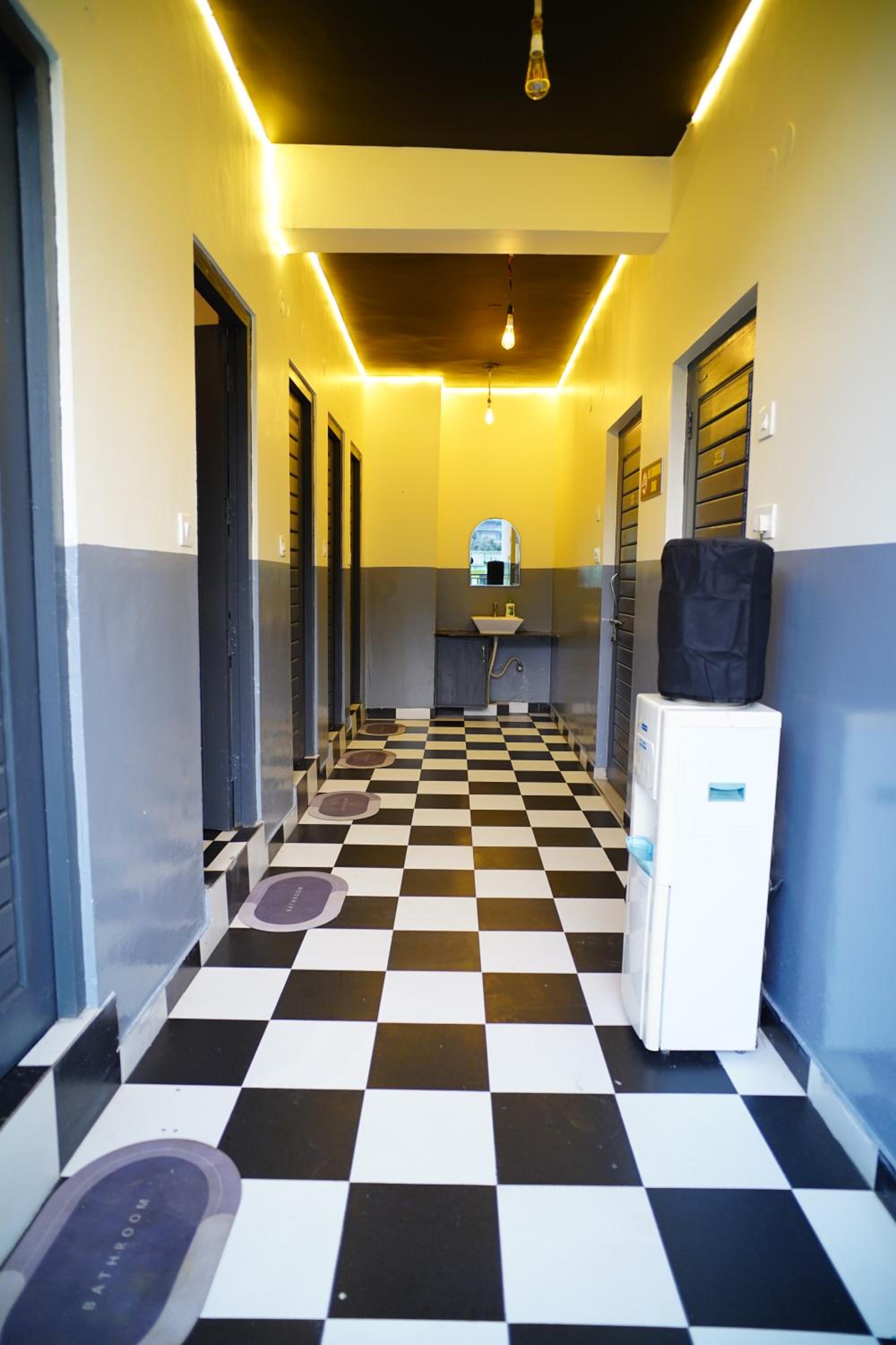 Bed in 8-Bed Mixed Dormitory Room photo 1