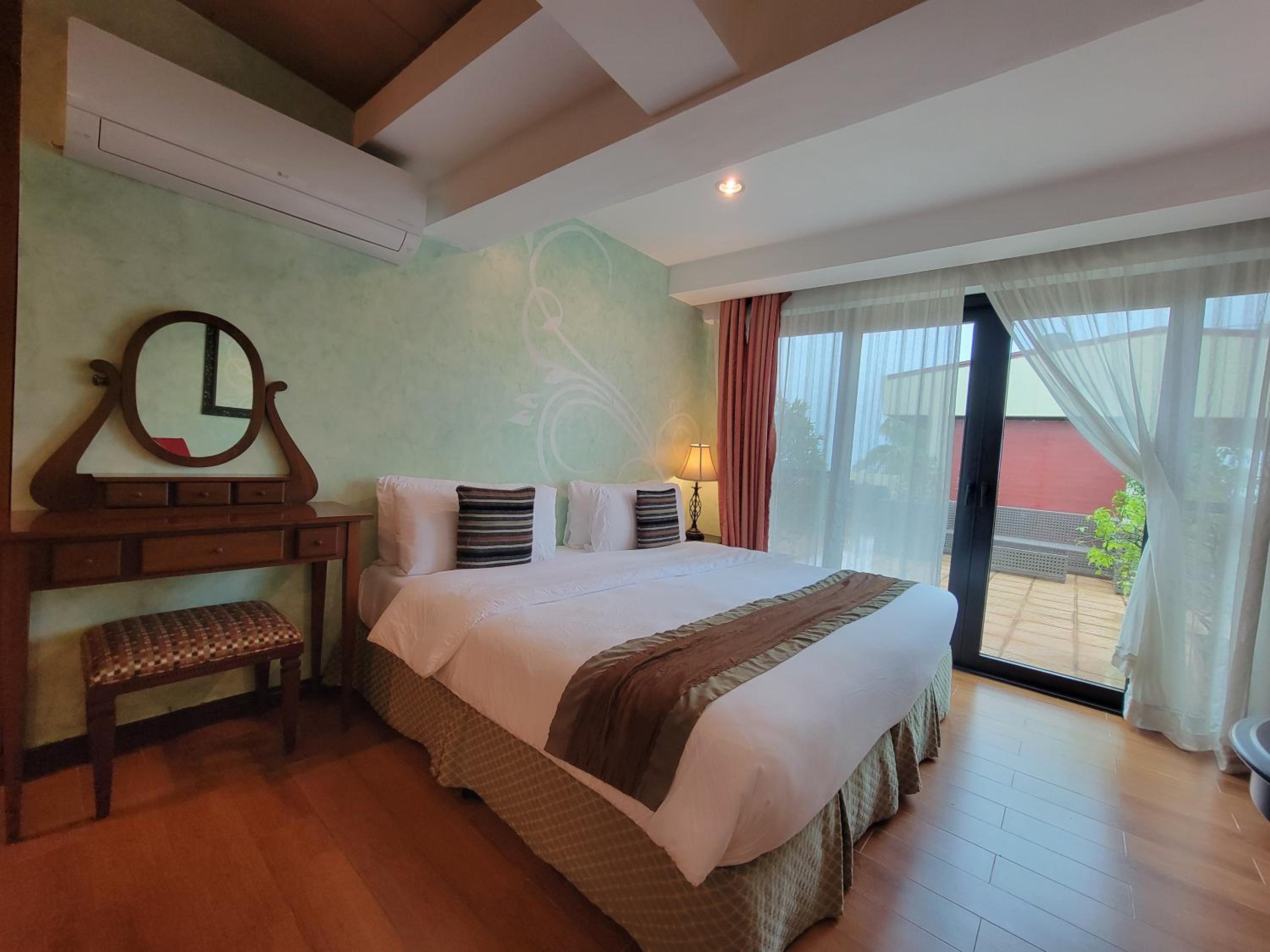 Double Room - Photo 2