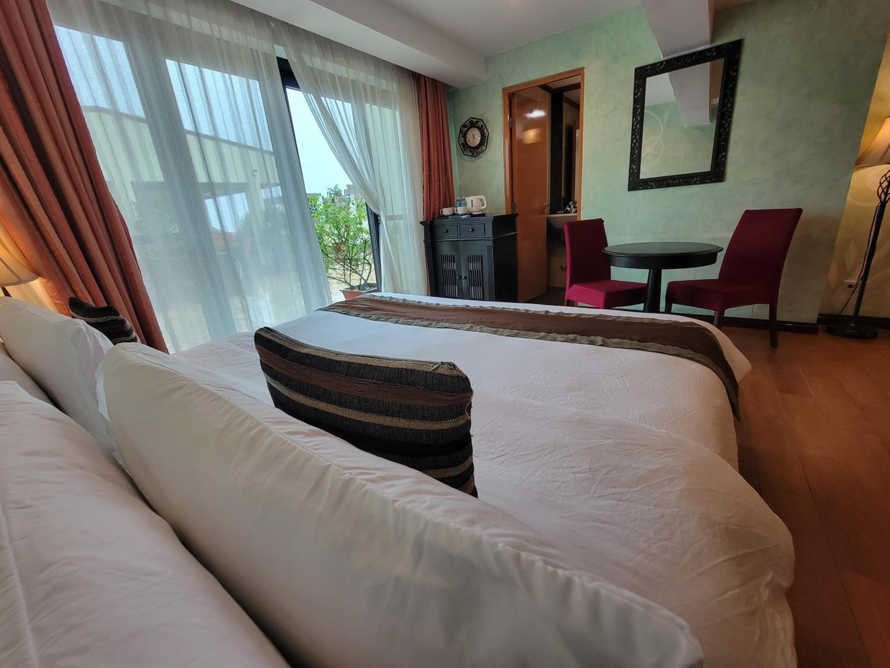 Double Room - Photo 3