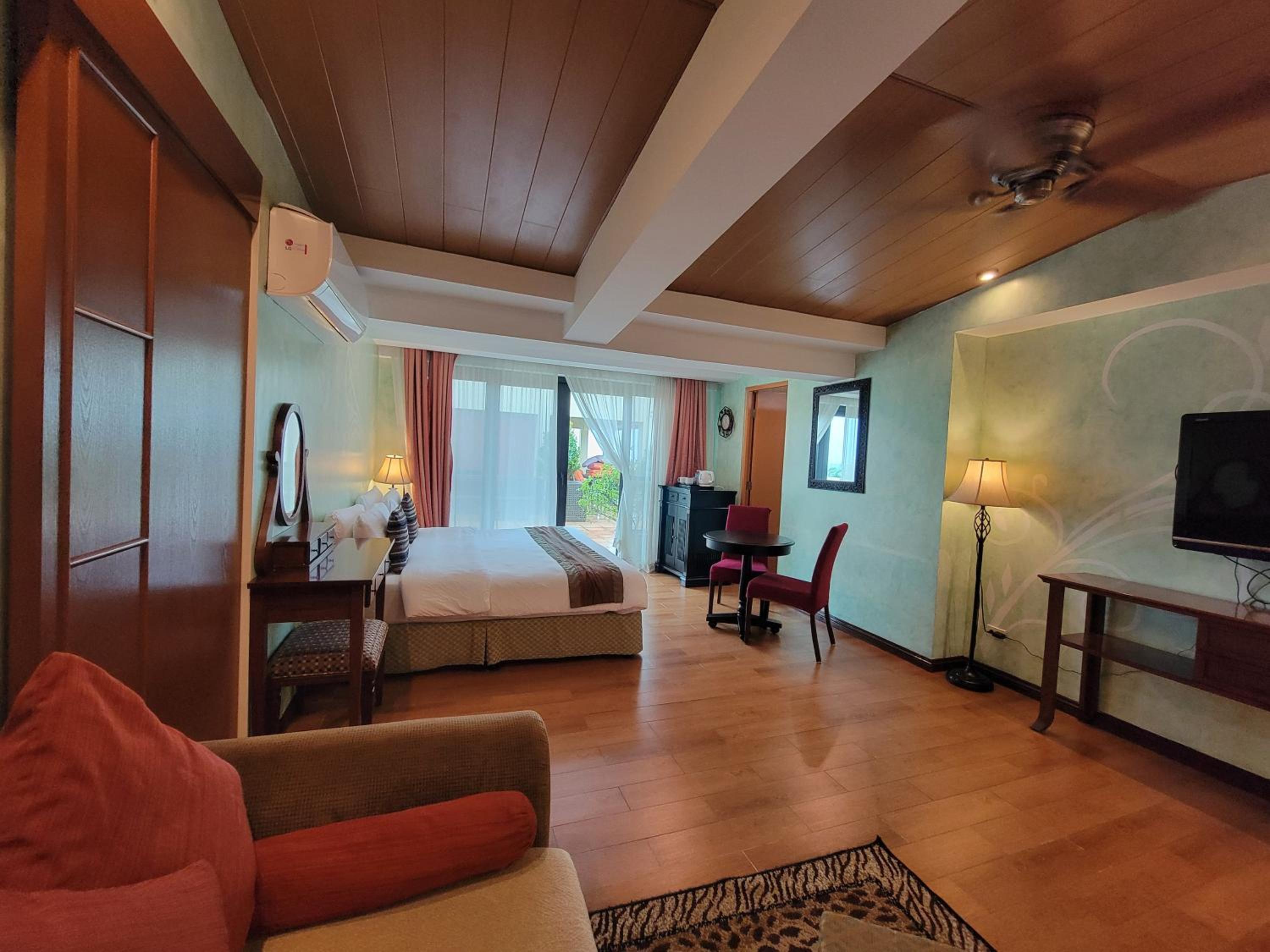 Double Room - Photo 5